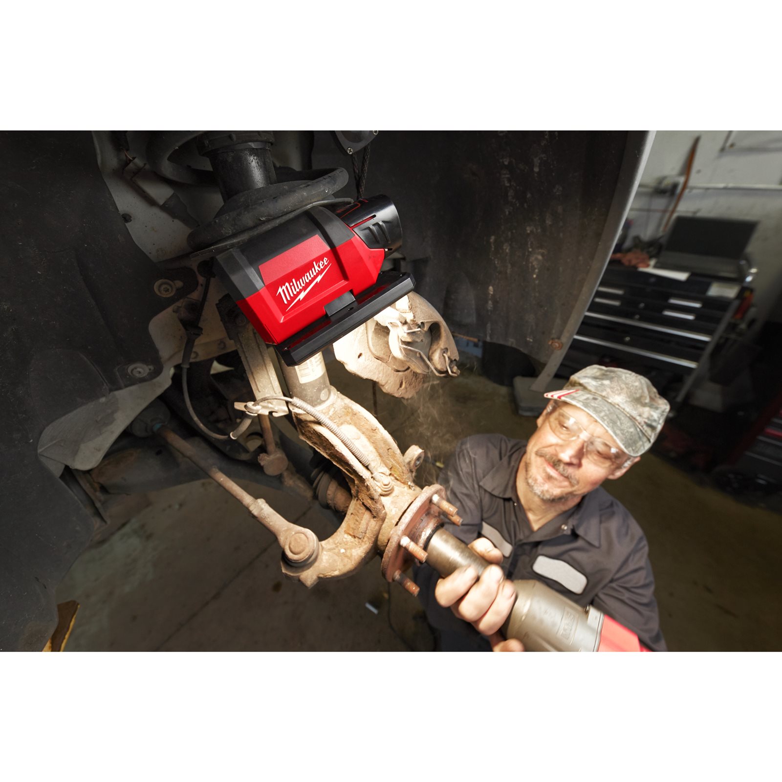 Proiector pivotant M12 Milwaukee M12 PAL-0 - detaliu 1
