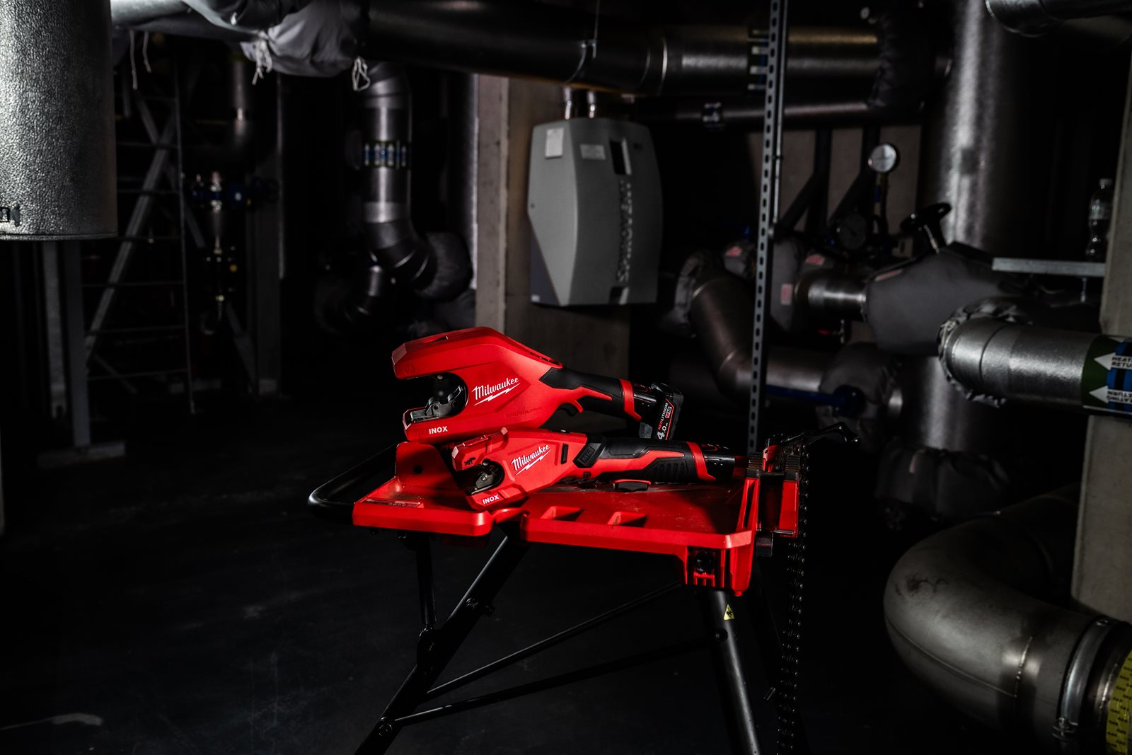 Tăietor de țevi din oțel inoxidabil M12 RAPTORXL Milwaukee M12 PCSS54-0 - in utilizare 12