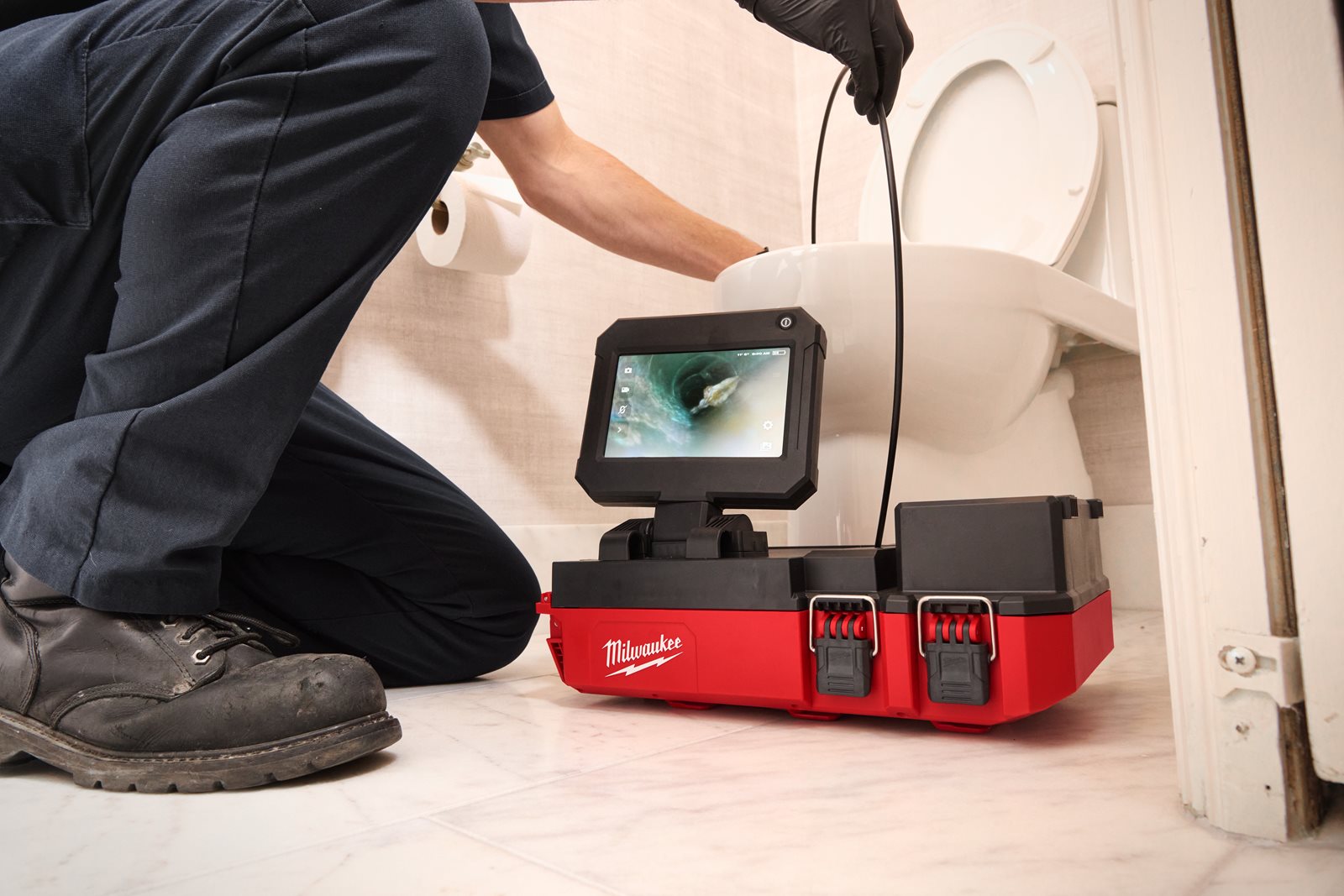 Cameră inspecție canalizare M12 PACKOUT Milwaukee M12 POSIC-0 - in utilizare 7