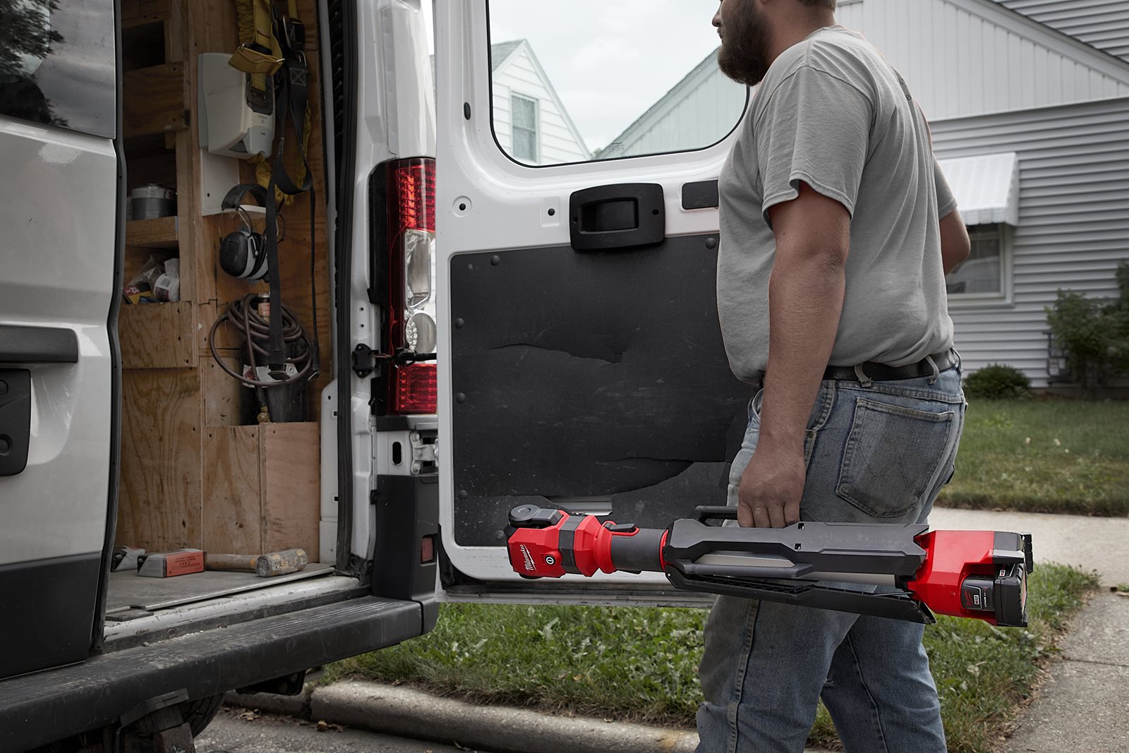 Proiector turn M12 Milwaukee M12 SAL-0 - in utilizare 1