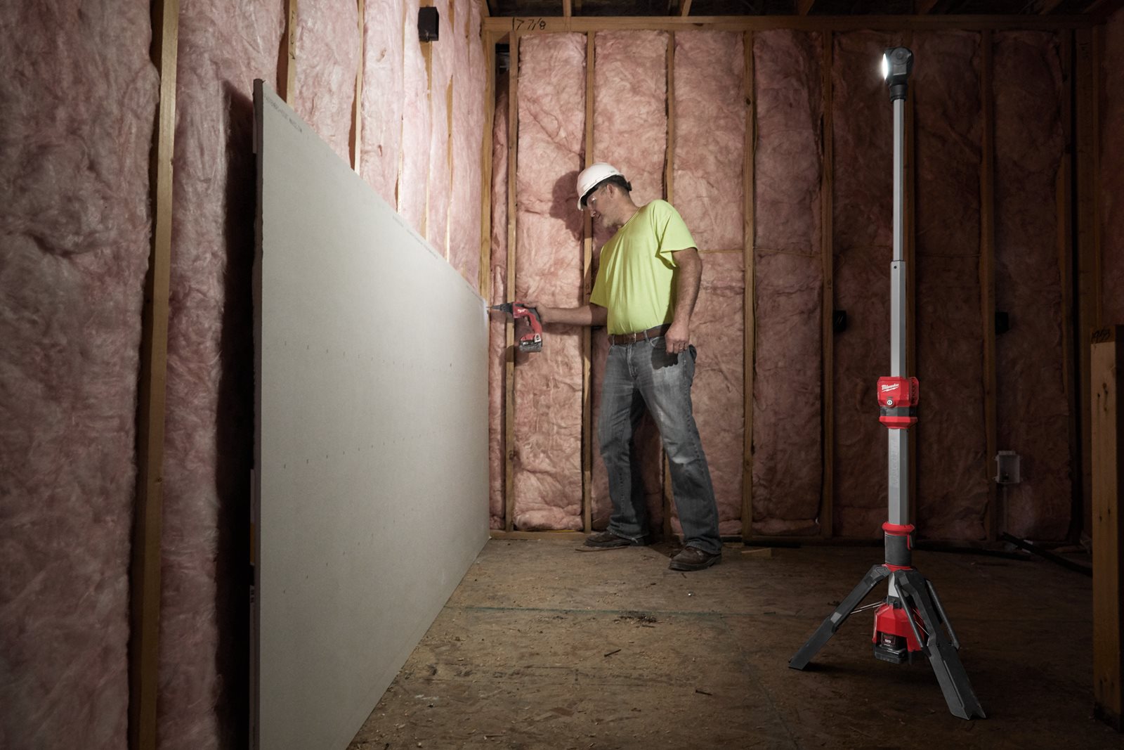 Proiector turn M12 Milwaukee M12 SAL-0 - in utilizare 7