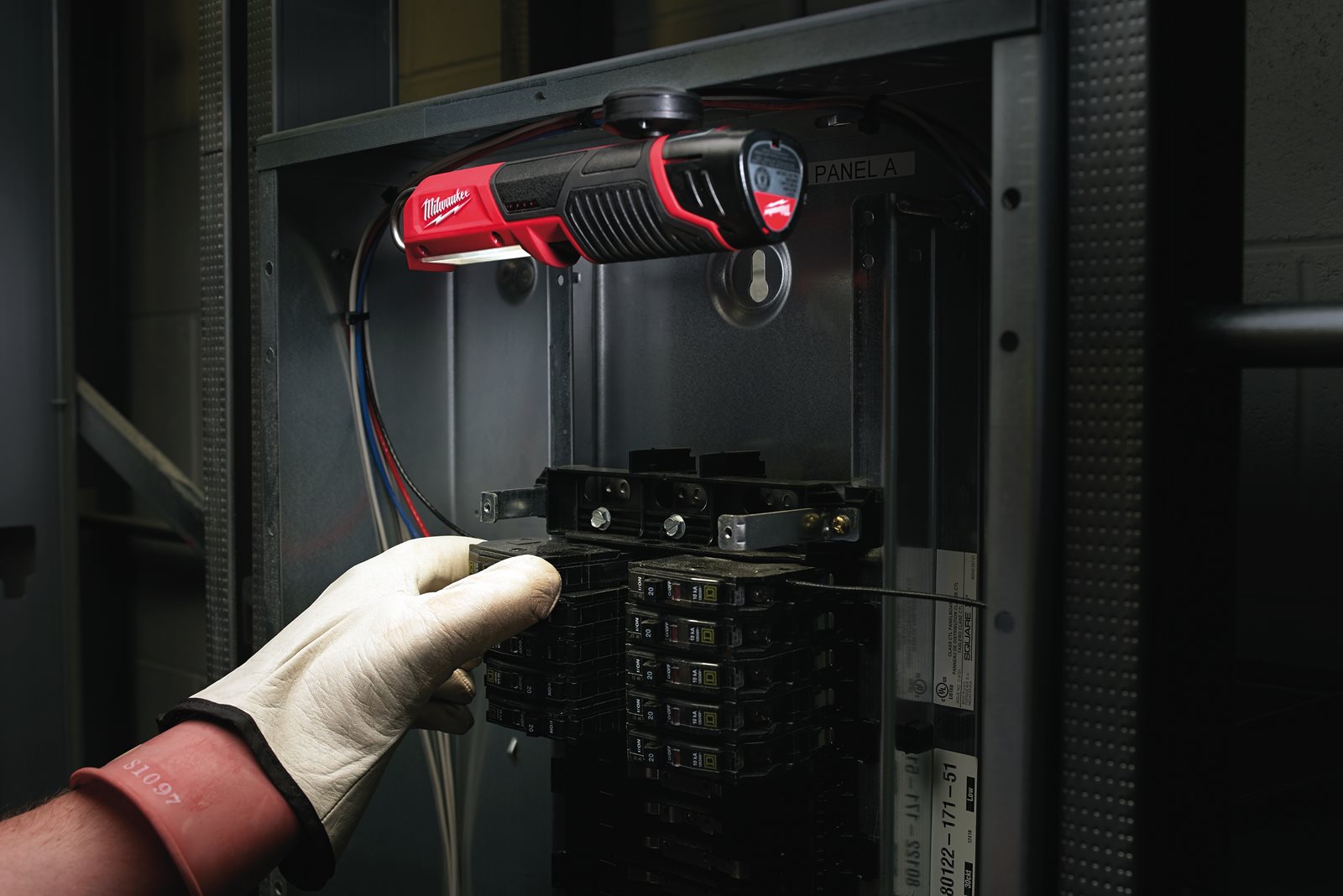 Lampă inspecție M12 Milwaukee M12 SL-0 - in utilizare 1