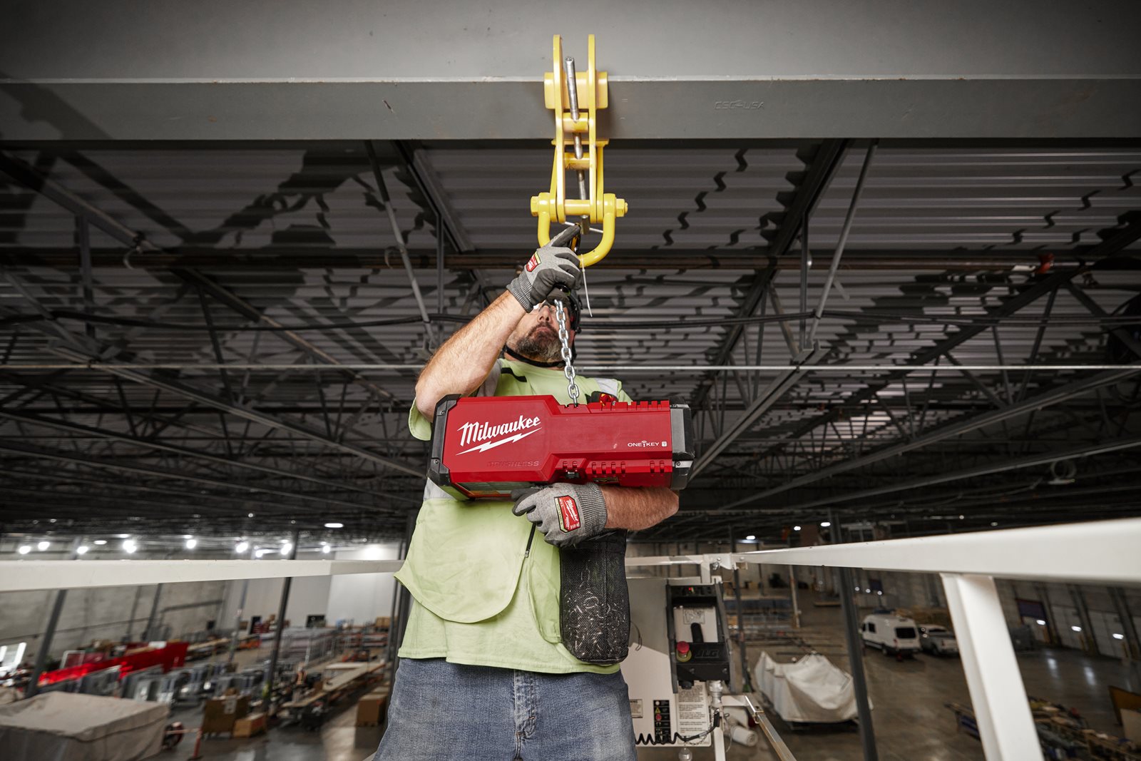 Electropalan 1 tonă M18 ONE-KEY Milwaukee M18 BLCHTO-121 - in utilizare 11