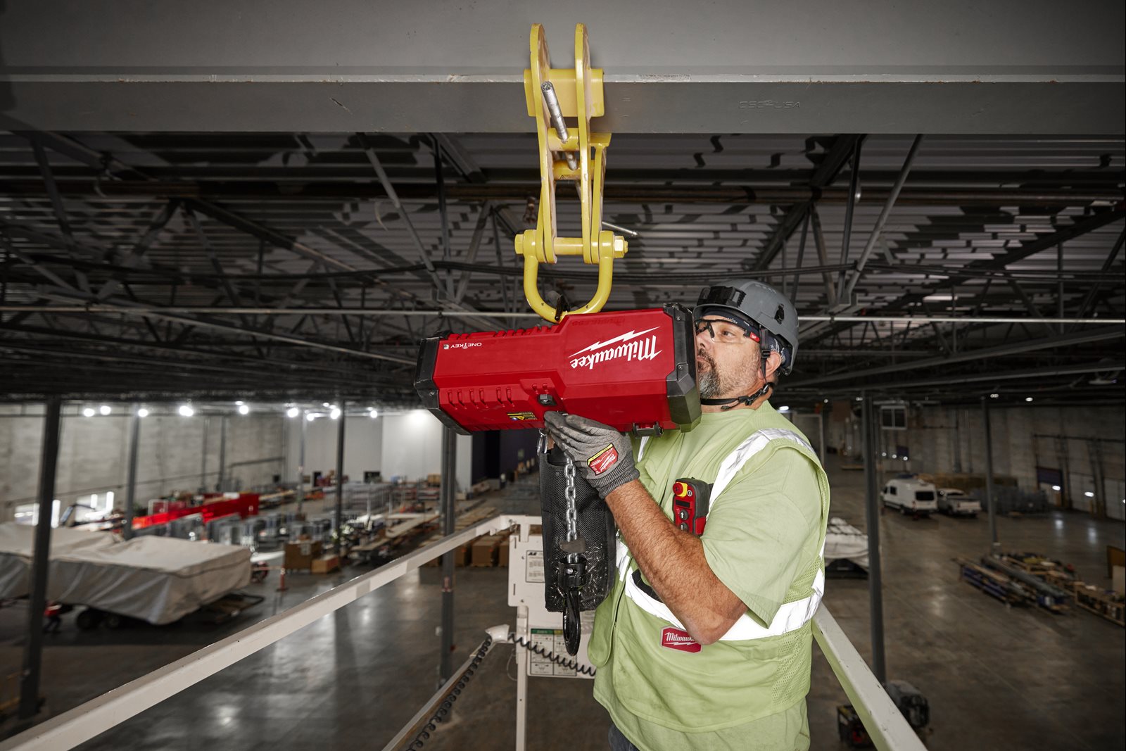 Electropalan 1 tonă M18 ONE-KEY Milwaukee M18 BLCHTO-121 - in utilizare 12