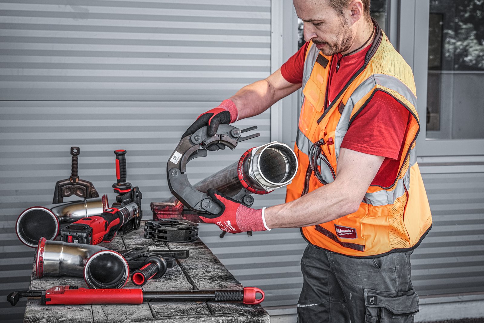 Presă XL M18 FORCE LOGIC cu motor fără perii Milwaukee M18 BLHPTXL-0C - in utilizare 10