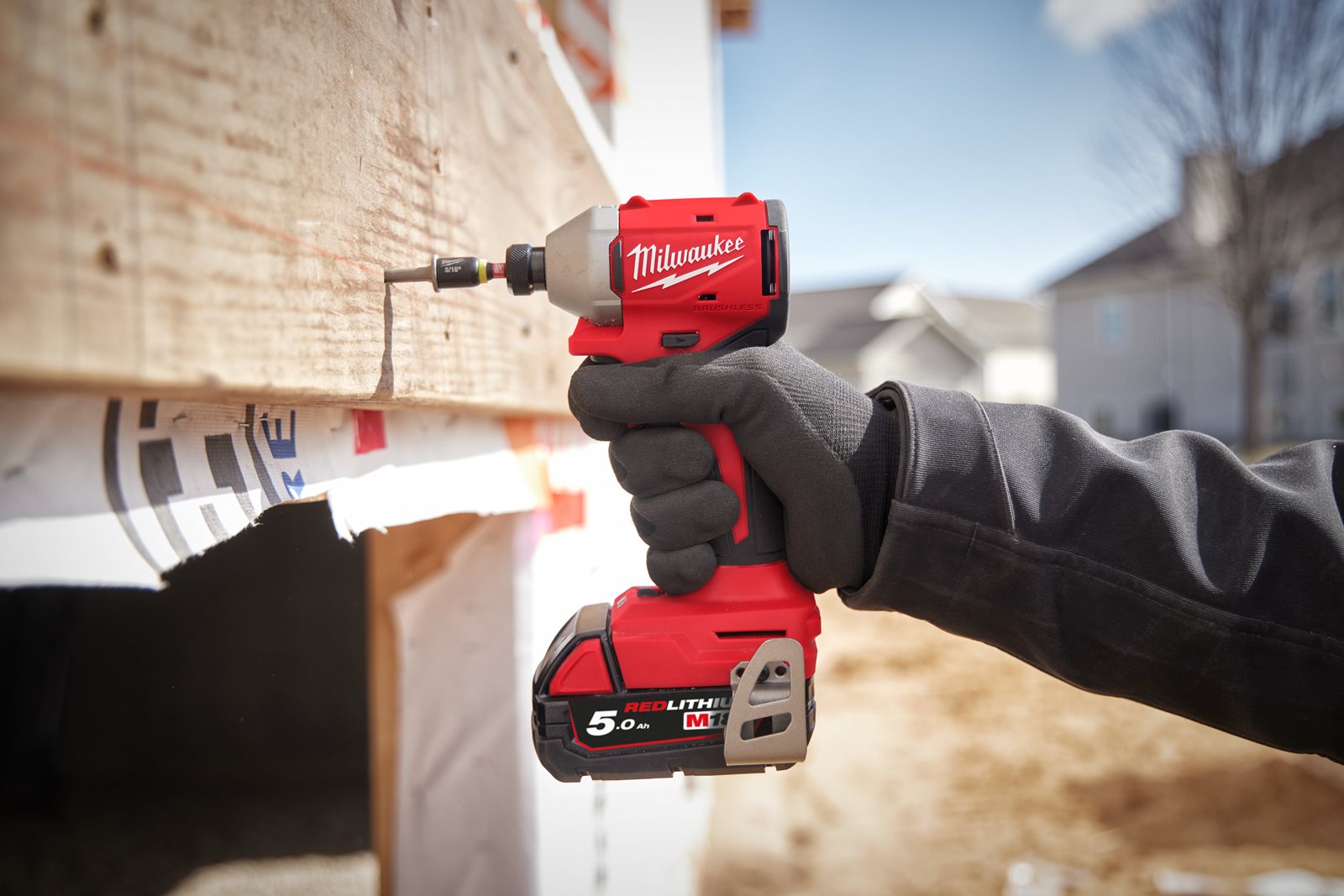 Mașină de înșurubat cu impact, cu motor fără perii 1/4" Hex M18 Milwaukee M18 BLIDR-0X - in utilizare 7