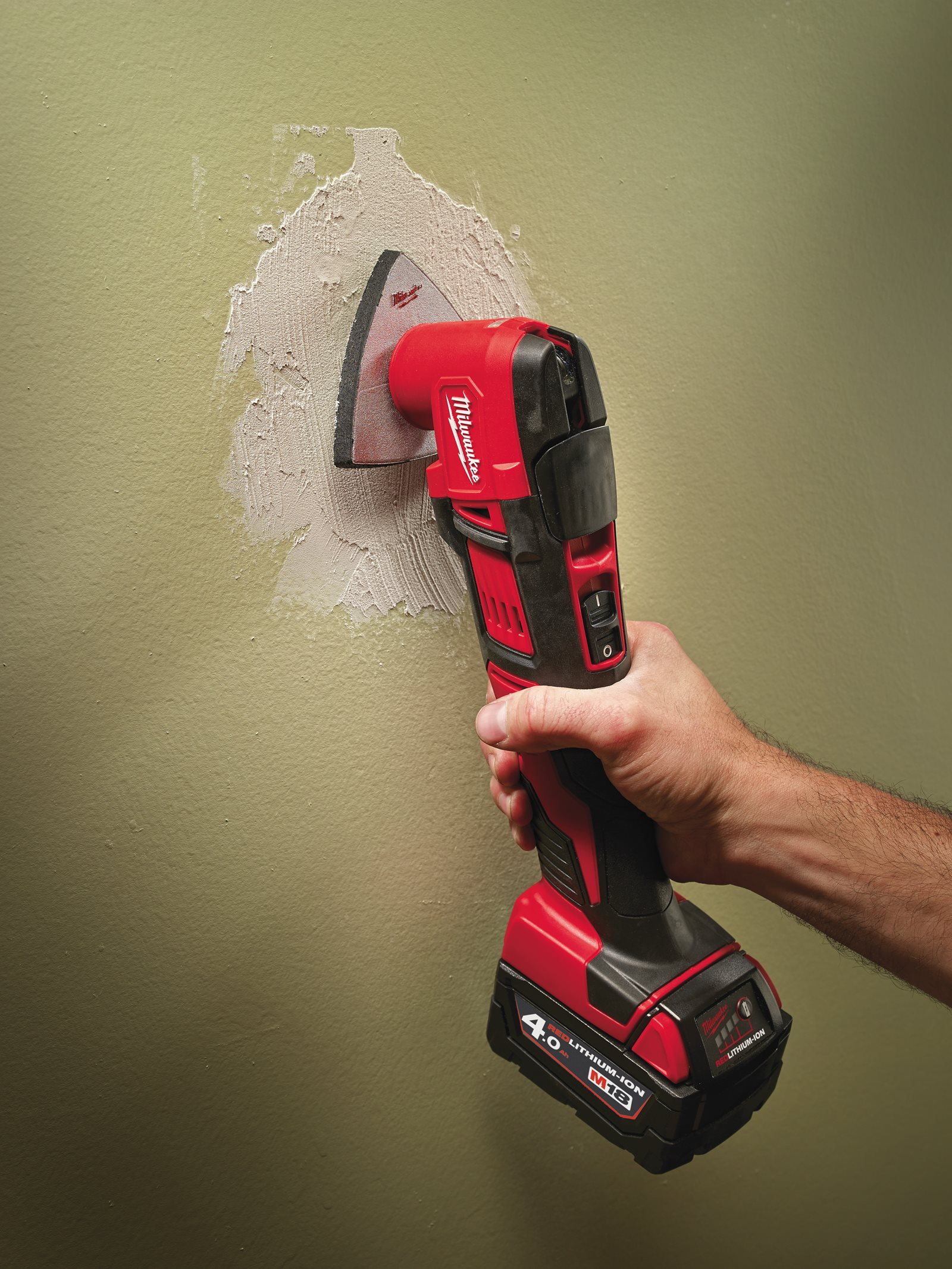 Unealtă multifuncțională compactă M18 Milwaukee M18 BMT-0 - in utilizare 5