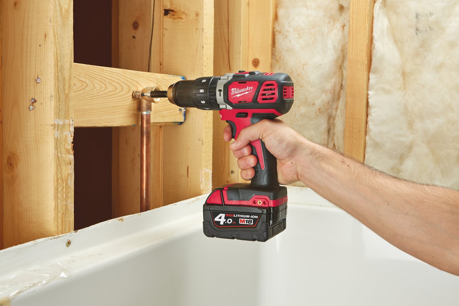Mașină de găurit cu percuție compactă M18 Milwaukee M18 BPD-0 - in utilizare 7
