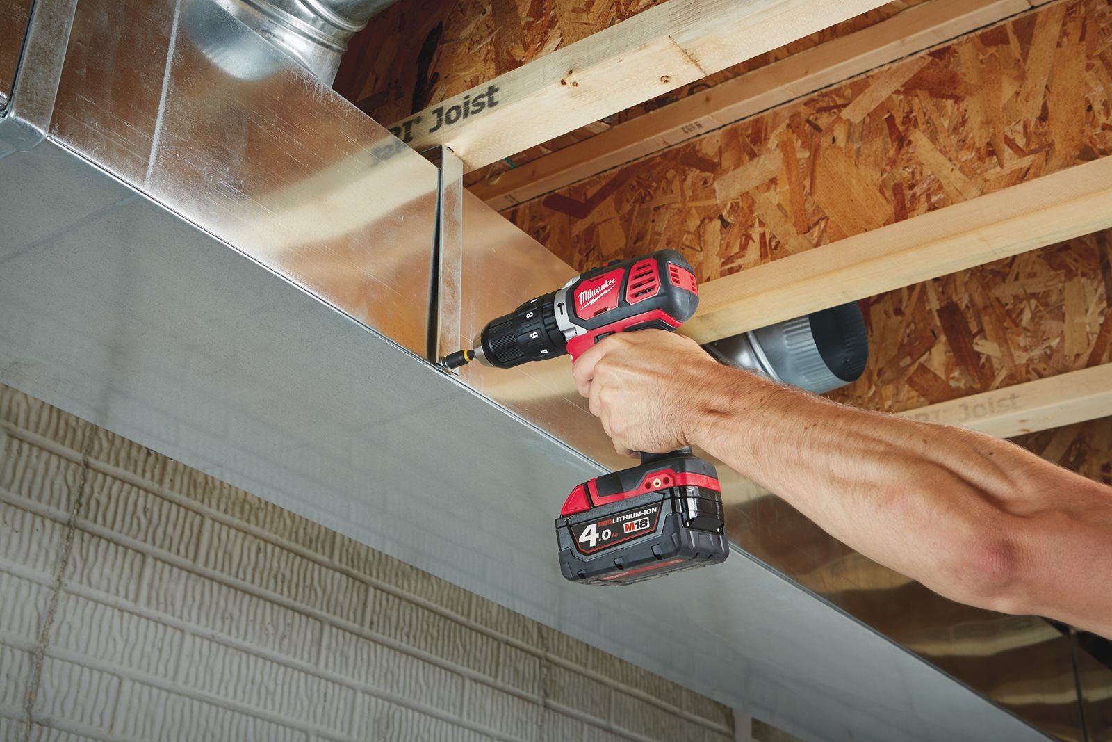 Mașină de găurit cu percuție compactă M18 Milwaukee M18 BPD-0 - in utilizare 8