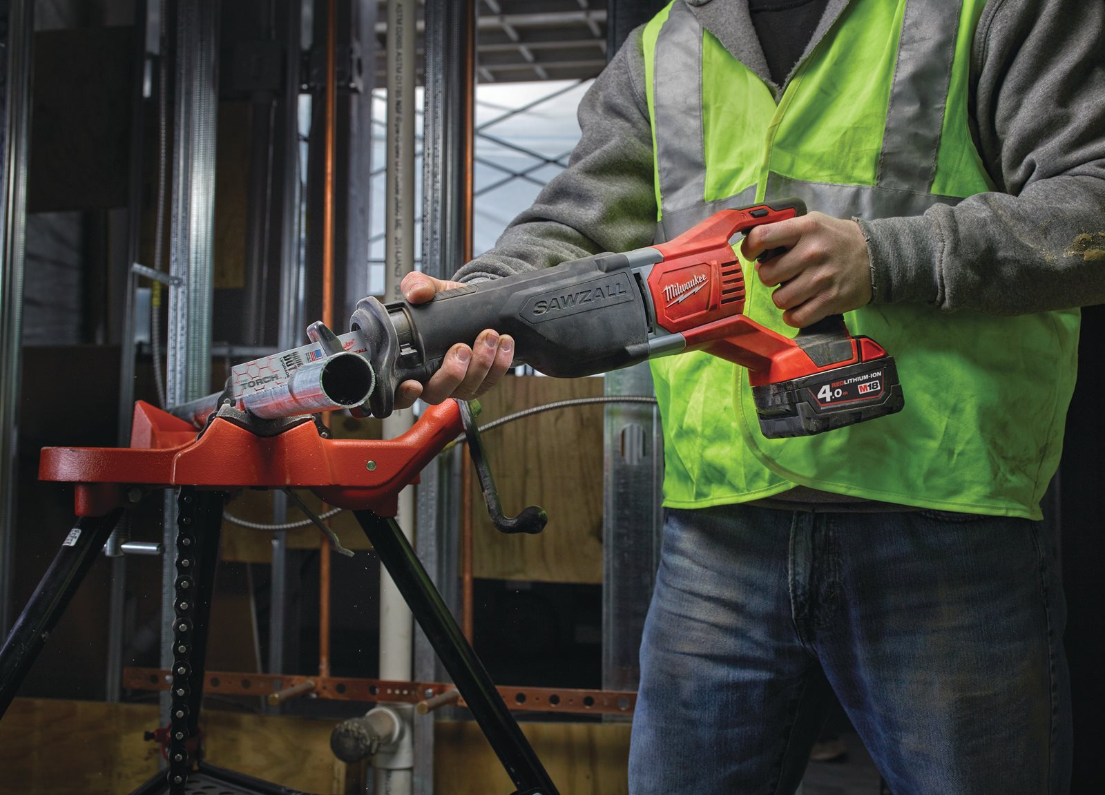 FIERĂSTRĂU SABIE SAWZALL M18 Milwaukee M18 BSX-0 - in utilizare 1