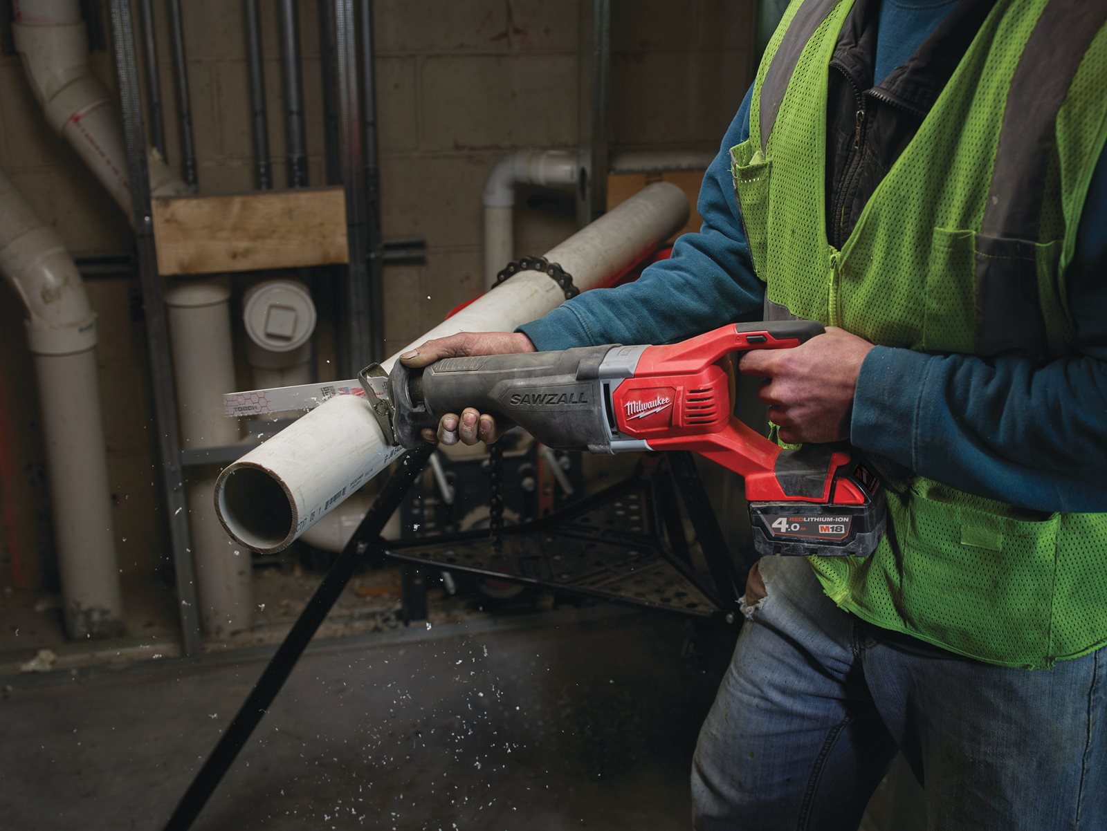 FIERĂSTRĂU SABIE SAWZALL M18 Milwaukee M18 BSX-0 - in utilizare 4