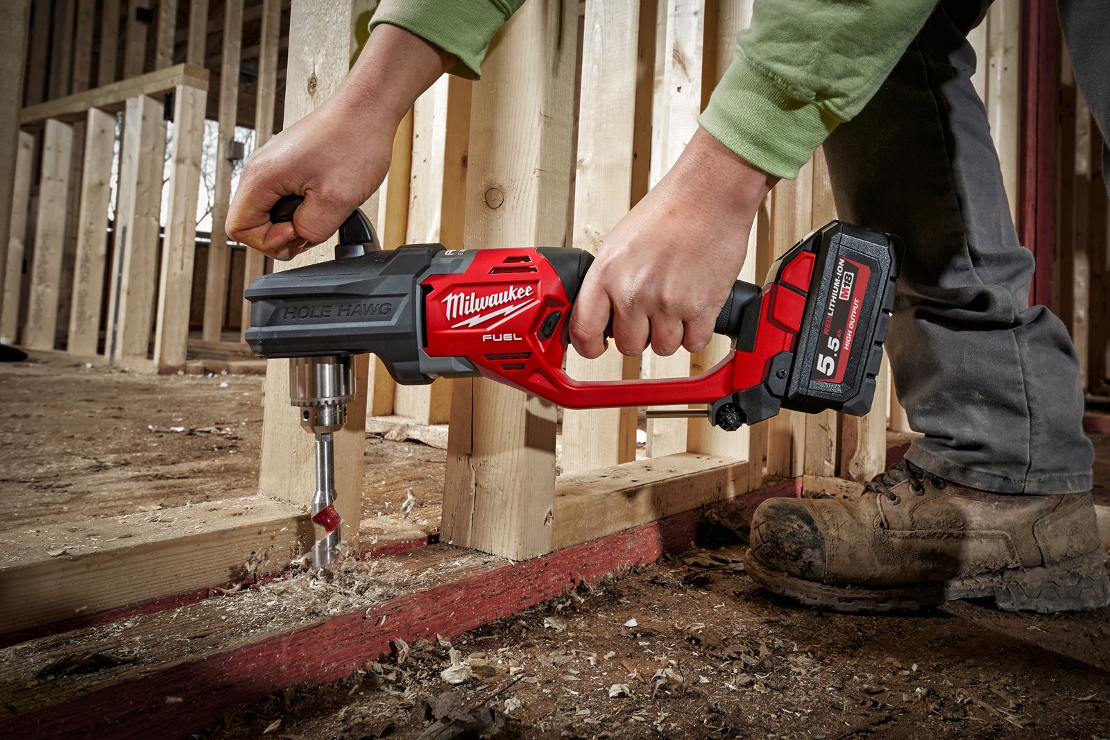 Mașină de găurit unghiulară M18 FUEL Milwaukee M18 CRAD2-0X - in utilizare 3