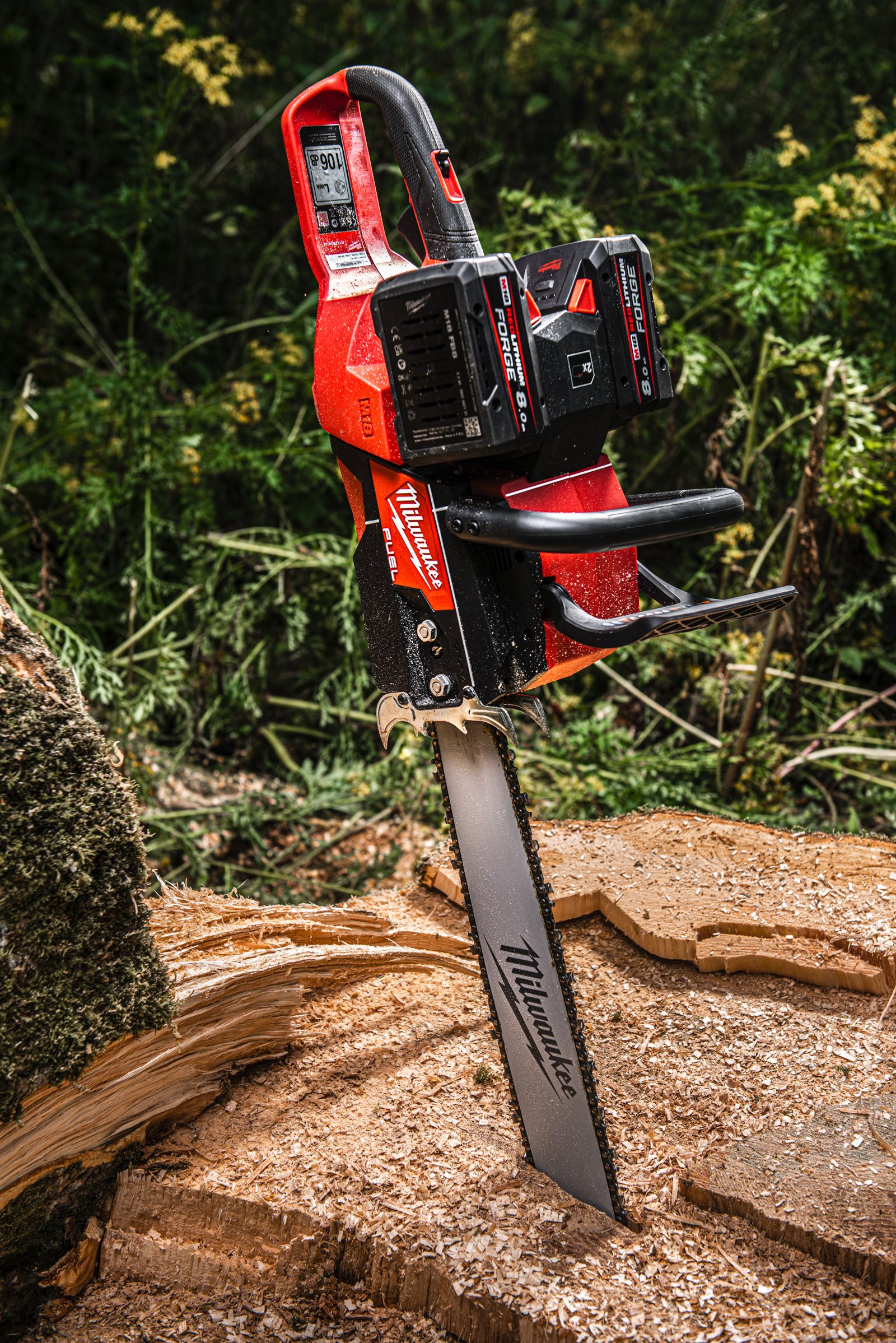 Fierăstrău cu lanț cu 2 acumulatori M18 FUEL 50 cm Milwaukee M18 F2CHS50-0 - in utilizare 5