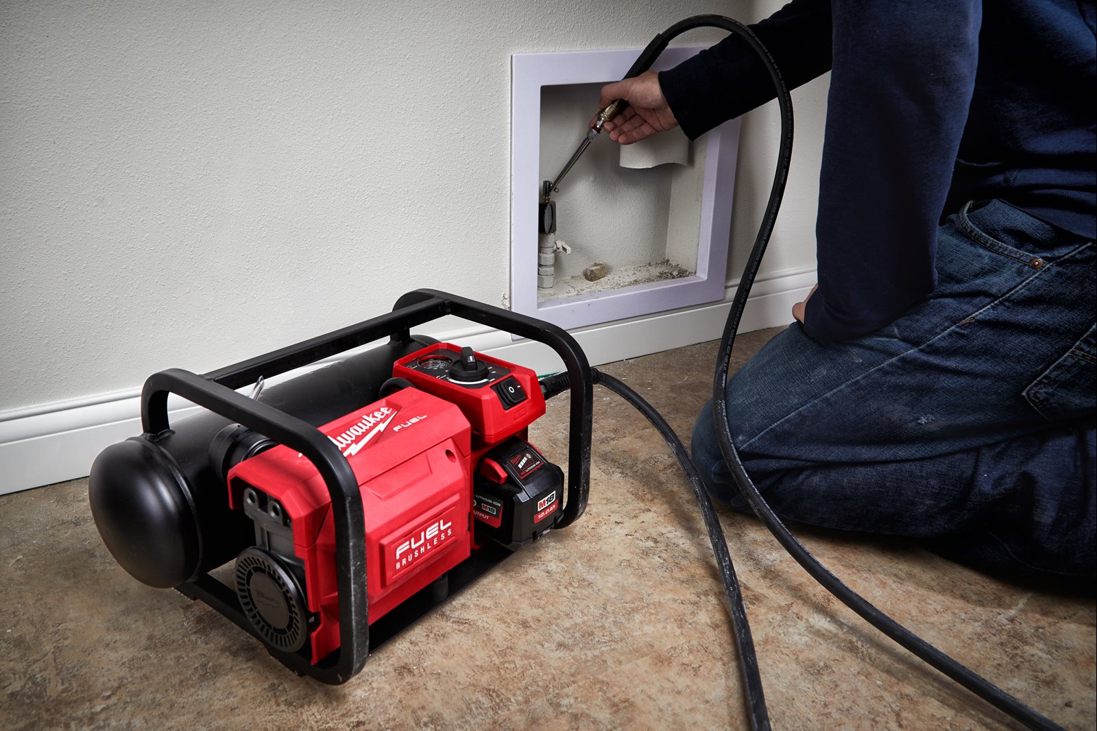Compresor de aer M18 FUEL Milwaukee M18 FAC-0 - in utilizare 6