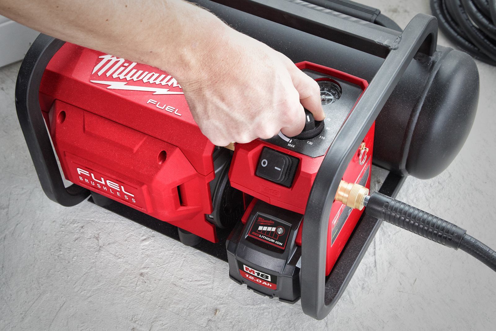 Compresor de aer M18 FUEL Milwaukee M18 FAC-0 - in utilizare 8