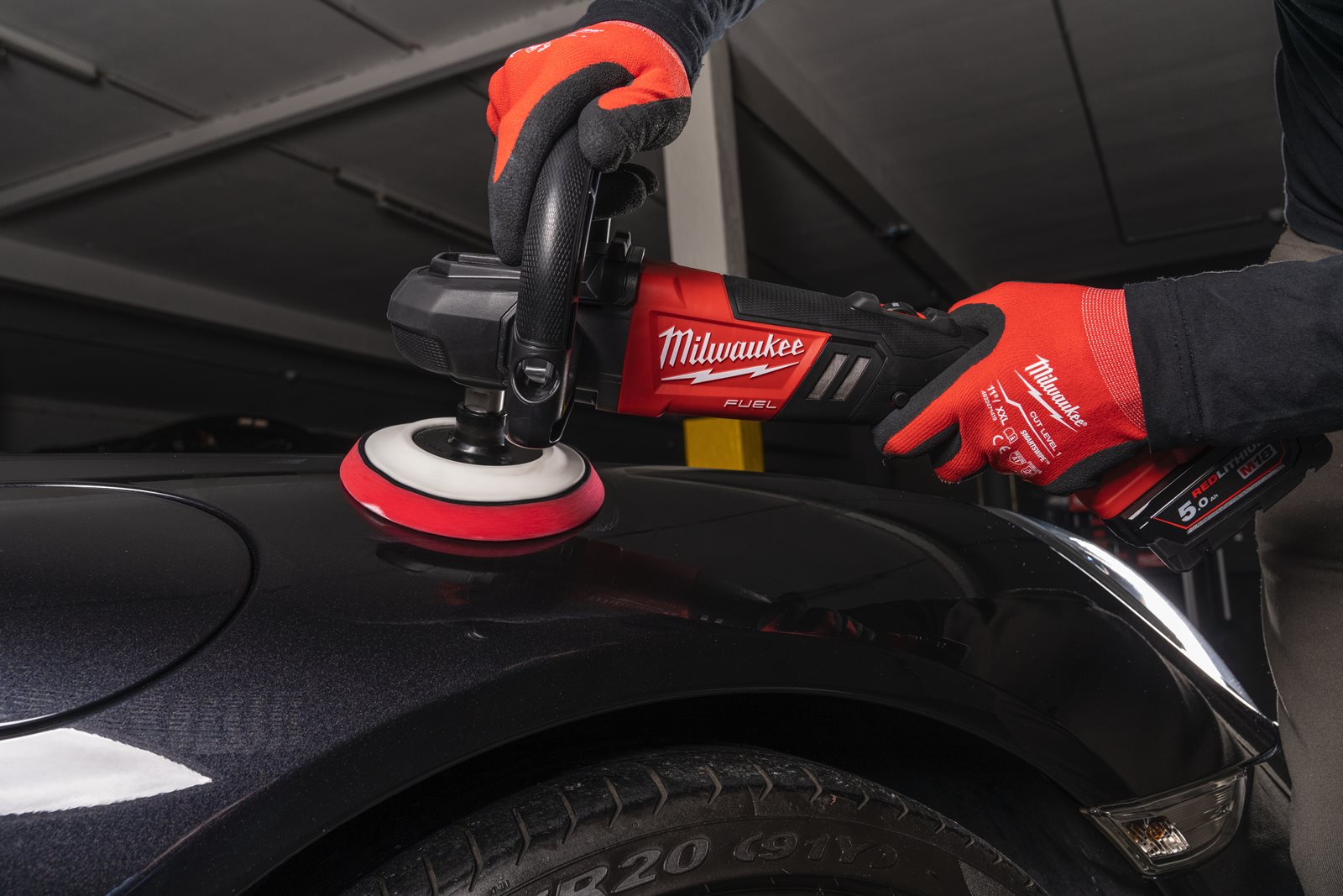 Mașină de polișat M18 FUEL Milwaukee M18 FAP180-0 - in utilizare 5