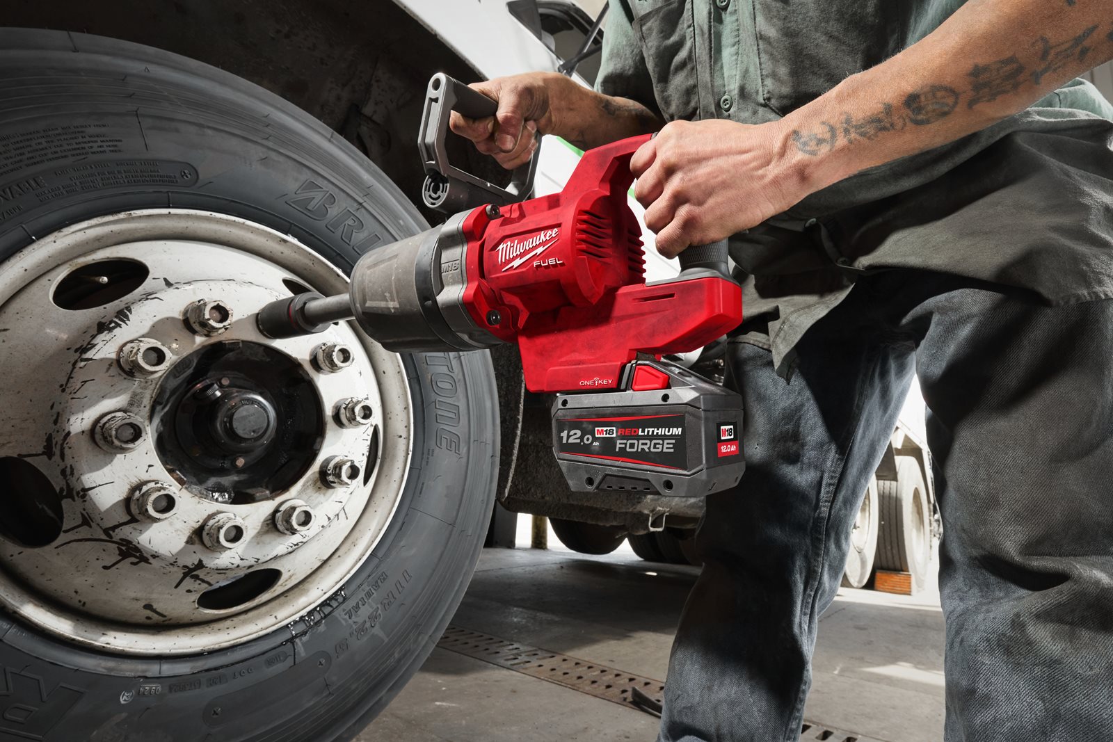 Acumulator 12.0 Ah M18 FORGE Milwaukee M18 FB12 - in utilizare 3