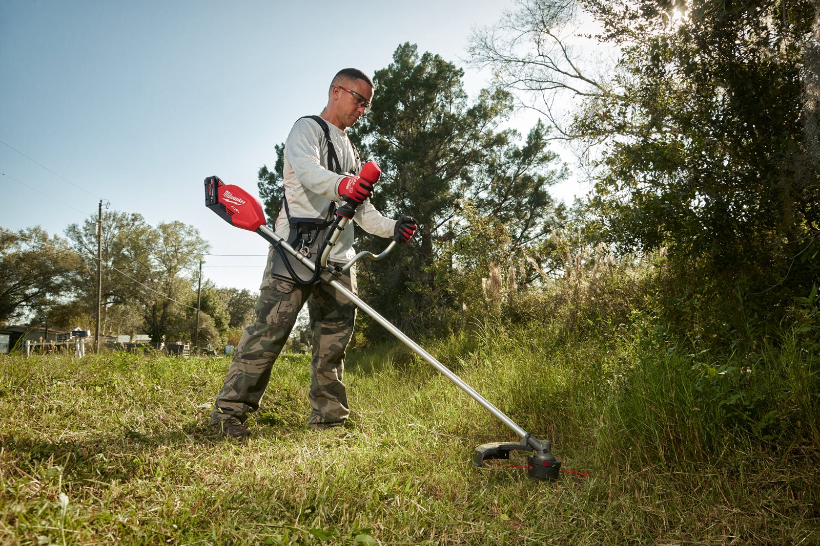 Motocoasă M18 FUEL Milwaukee M18 FBCU-0 - in utilizare 3