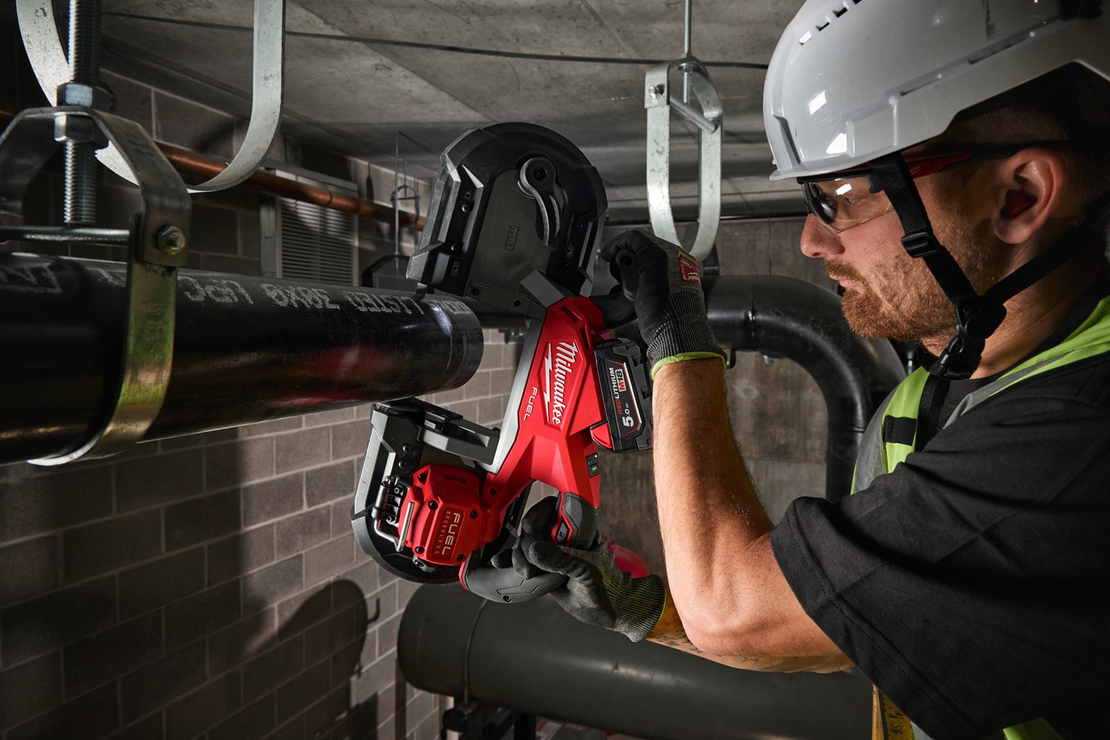 Fierăstrău cu bandă pentru tăieri adânci, gen. 2 M18 FUEL Milwaukee M18 FBS127-0 - in utilizare 12