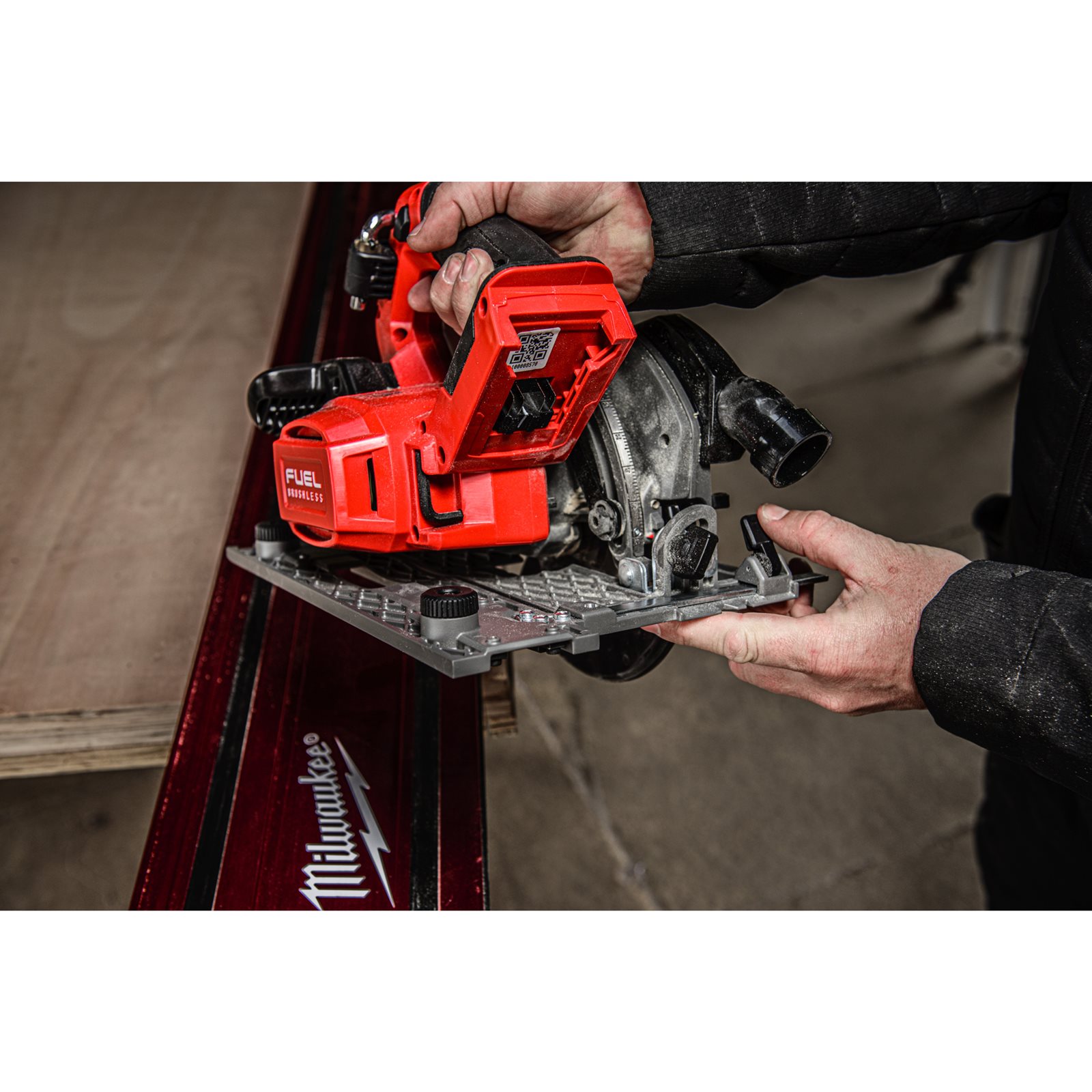 Fierăstrău circular M18 FUEL 165 mm Milwaukee M18 FCSDC165-0C - detaliu 2