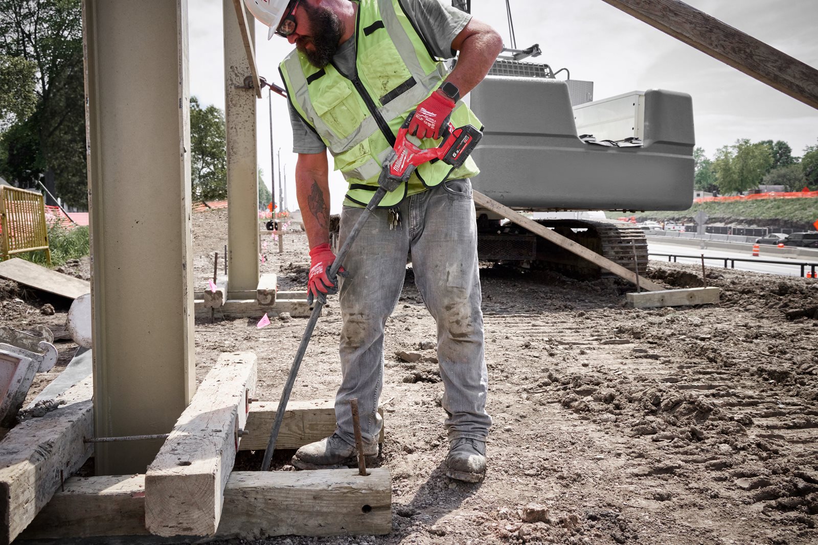 Vibrator de beton cu lance M18 FUEL Milwaukee M18 FCVN12-0 - in utilizare 7