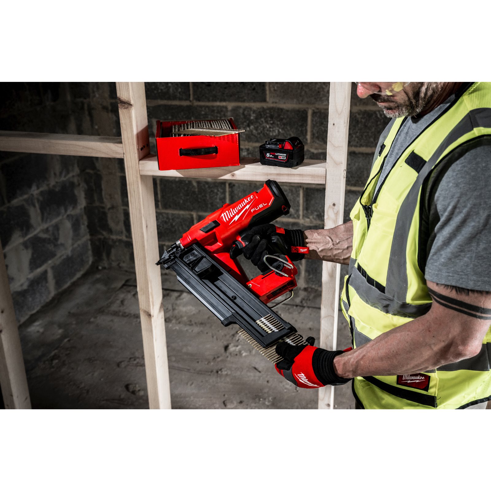 Pistol pentru cuie 21° M18 FUEL Milwaukee M18 FFN21-0C - detaliu 2