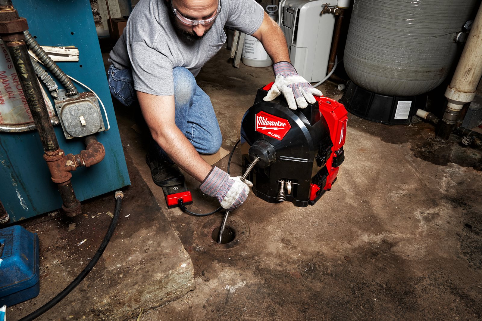 Mașină desfundat țevi autonomă 10 mm M18 FUEL Milwaukee M18 FFSDC10-0 - in utilizare 15