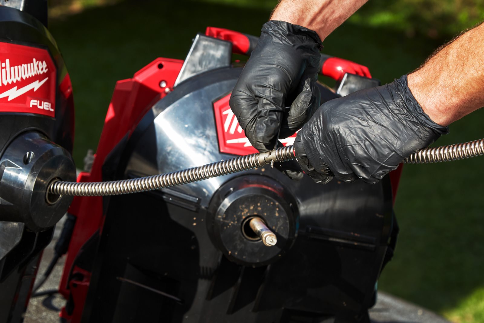 Mașină desfundat țevi autonomă 16 mm M18 FUEL Milwaukee M18 FFSDC16-0 - in utilizare 11
