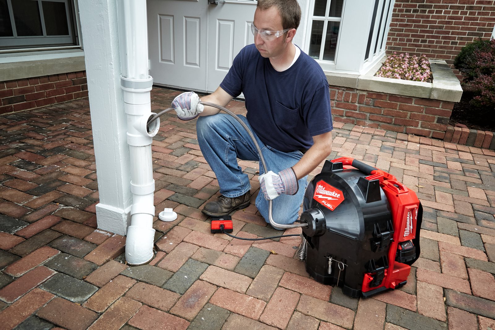 Mașină desfundat țevi autonomă 16 mm M18 FUEL Milwaukee M18 FFSDC16-0 - in utilizare 12