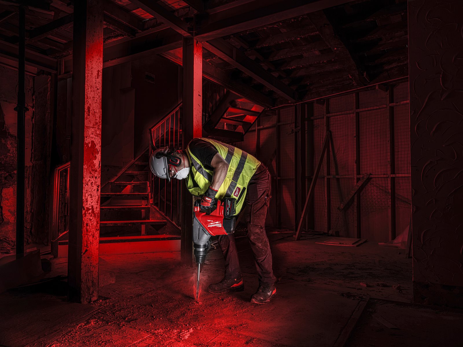Ciocan rotopercutor SDS-Max M18 FUEL 45 mm ONE-KEY Milwaukee M18 FHACO745-0C - in utilizare 19