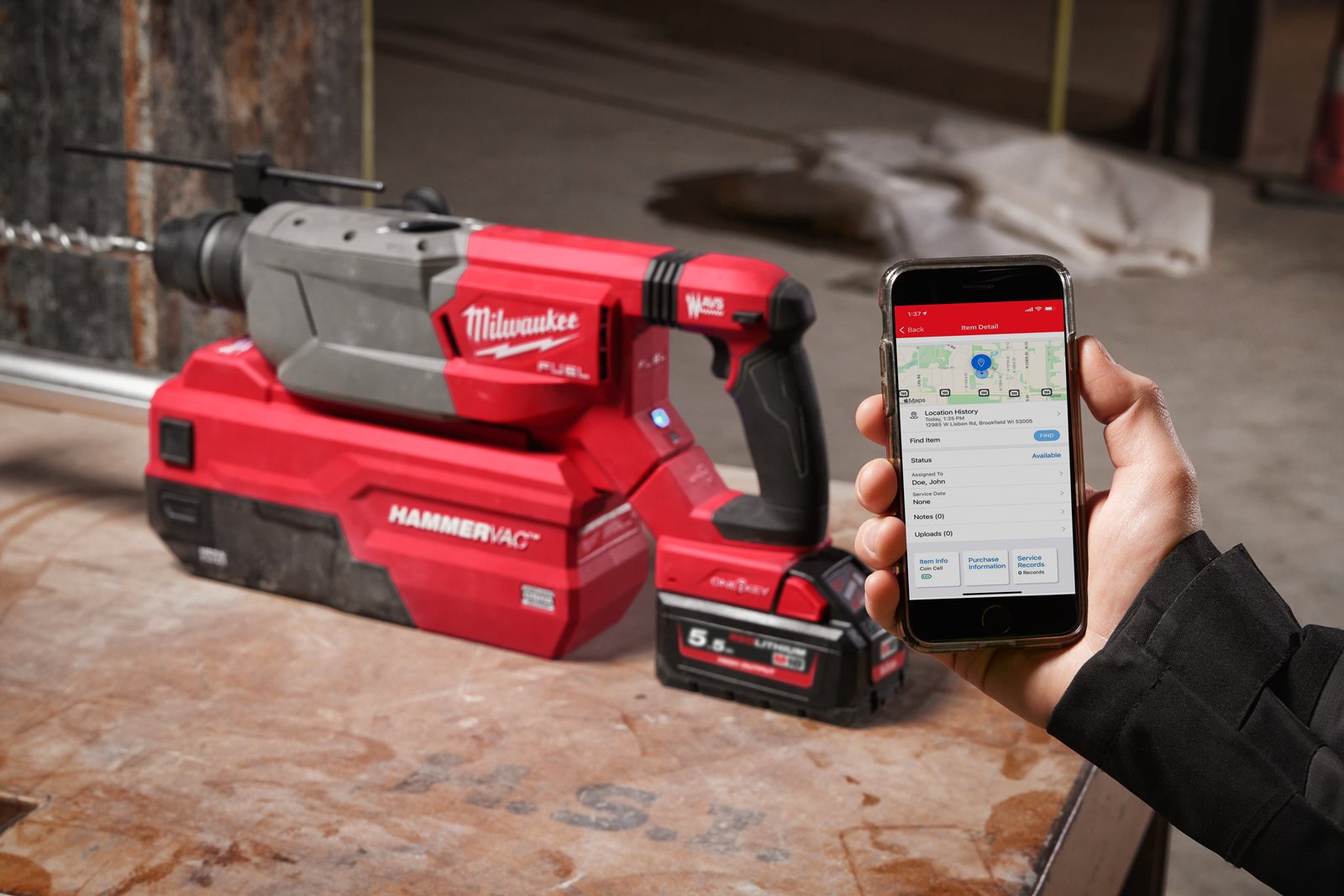 Ciocan rotopercutor 32 mm SDS-Plus M18 FUEL ONE-KEY cu mâner D Milwaukee M18 FHACOD32-0C - in utilizare 8