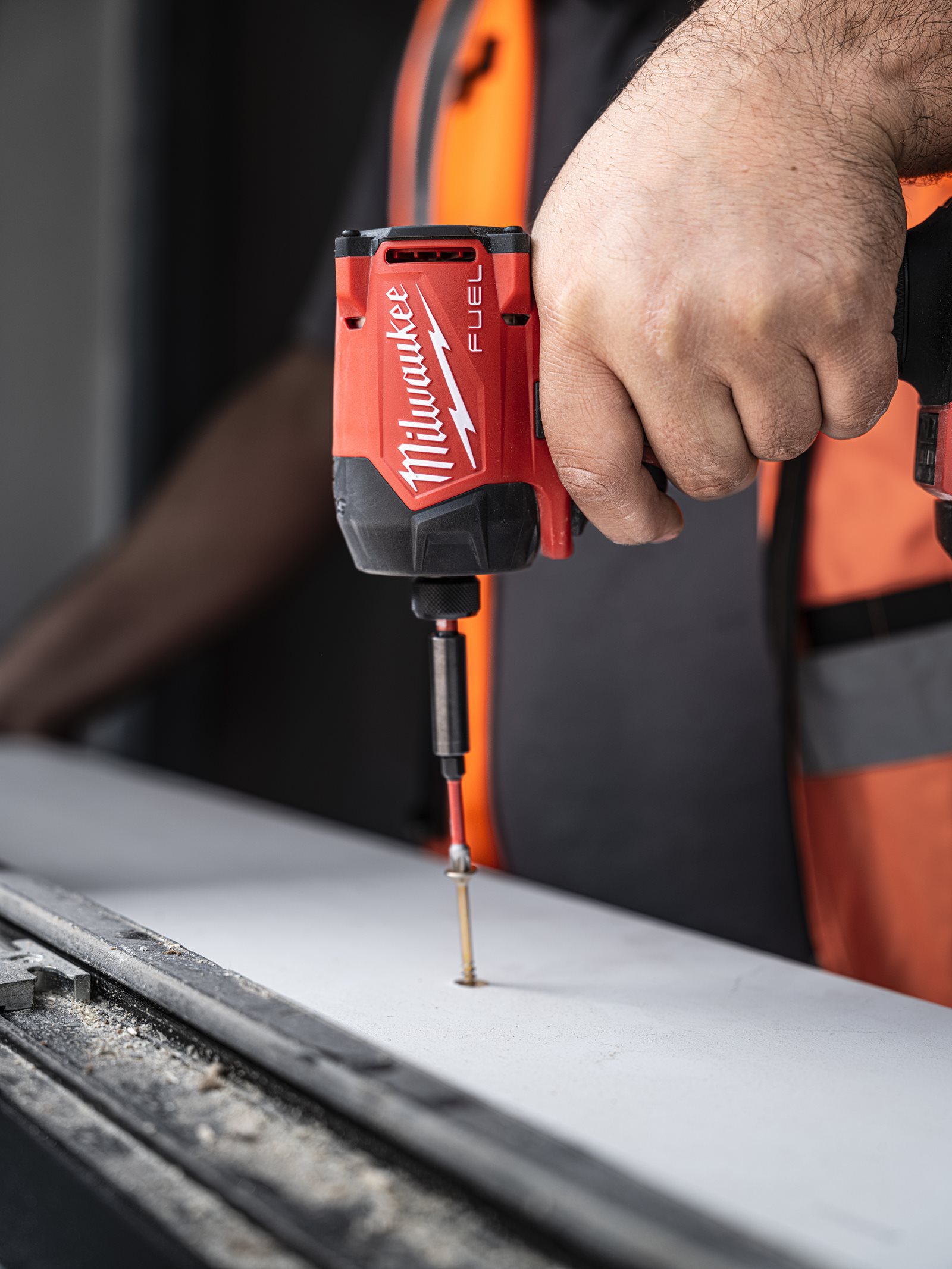 Mașină de înșurubat hidraulică cu impact 1/4" Hex M18 FUEL SURGE Milwaukee M18 FIDRQ-0X - in utilizare 20