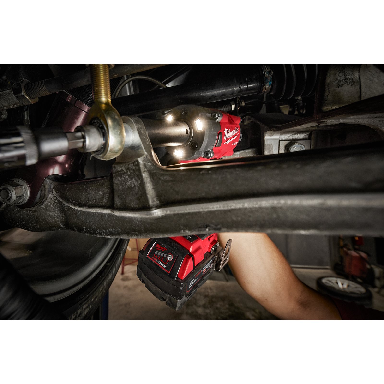 Cheie de impact 1/2" M18 FUEL compactă cu inel de fixare Milwaukee M18 FIW2F12-0X - detaliu 1