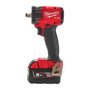 Cheie de impact 1/2" M18 FUEL compactă cu inel de fixare Milwaukee M18 FIW2F12-502X