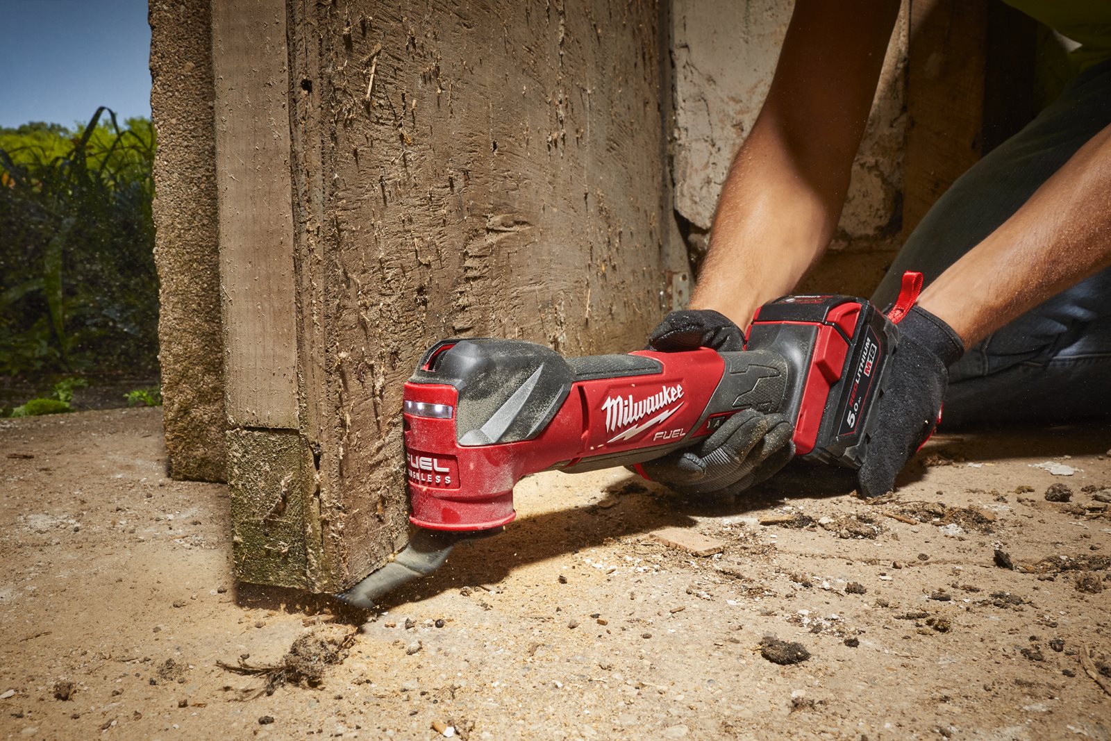 Unealtă multifuncțională M18 FUEL Milwaukee M18 FMT-0X - in utilizare 2
