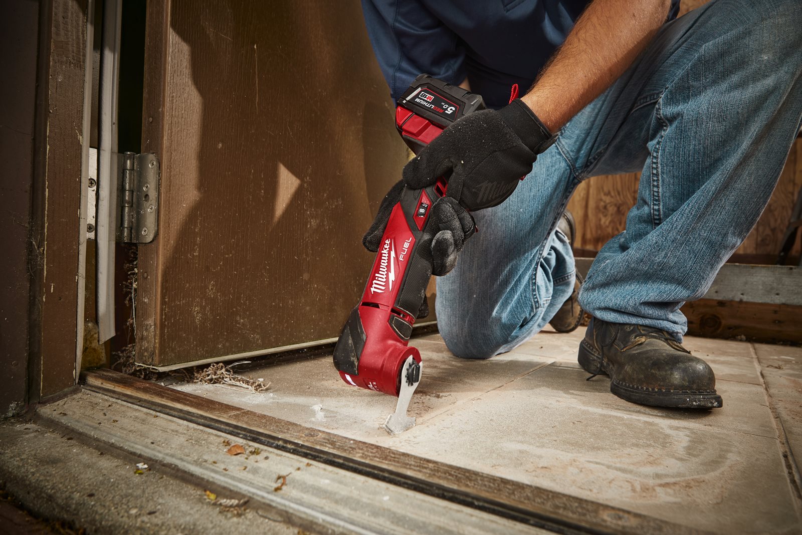 Unealtă multifuncțională M18 FUEL Milwaukee M18 FMT-0X - in utilizare 8