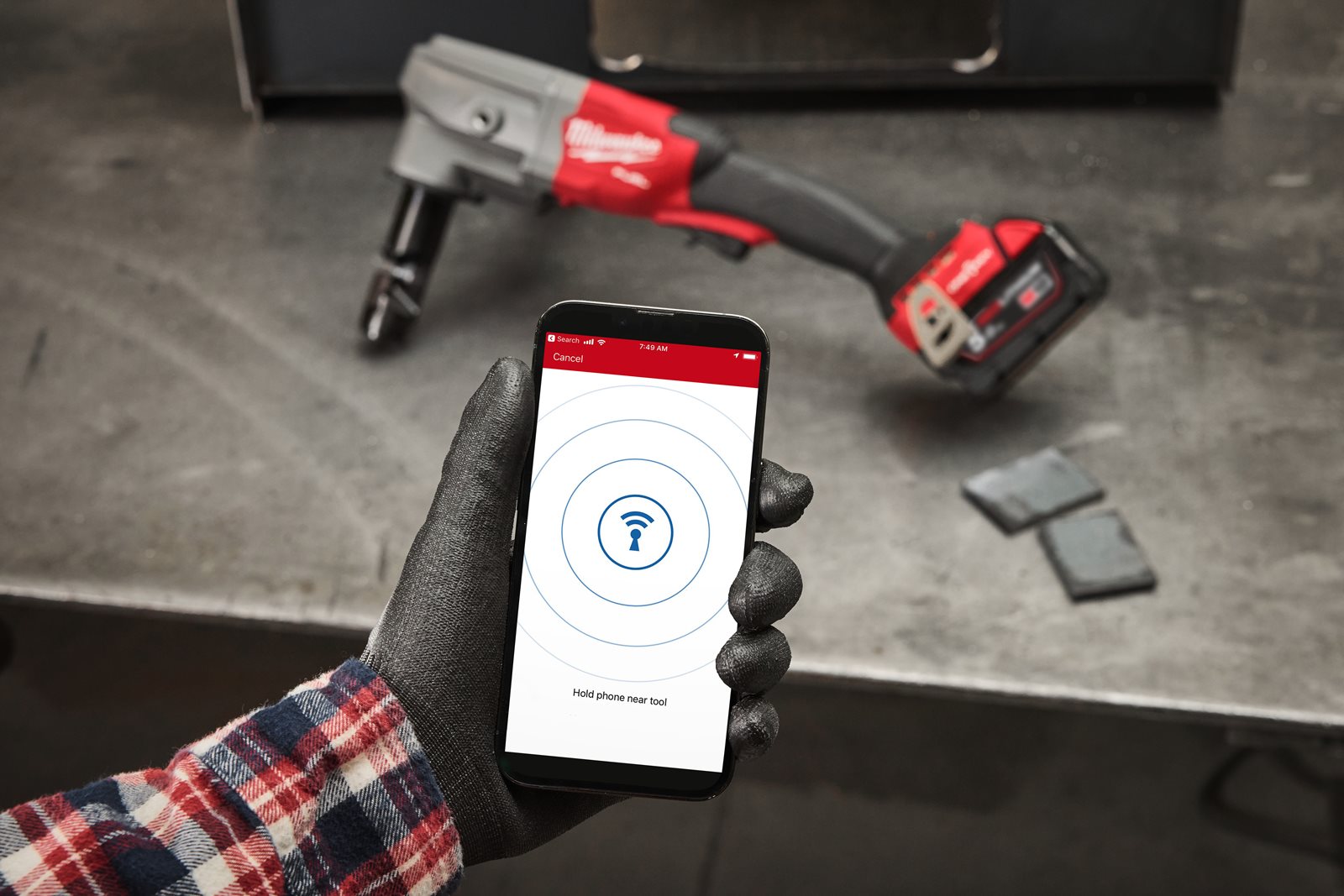 Mașină de tăiat tablă 3.5 mm M18 FUEL Milwaukee M18 FNB35-0X - in utilizare 3
