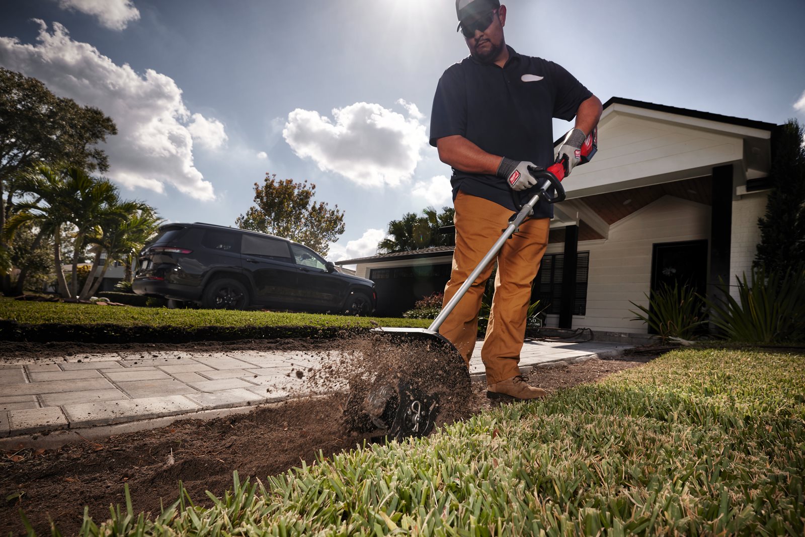 Atașament cultivator QUIK-LOK Milwaukee M18 FOPH-CA - in utilizare 2