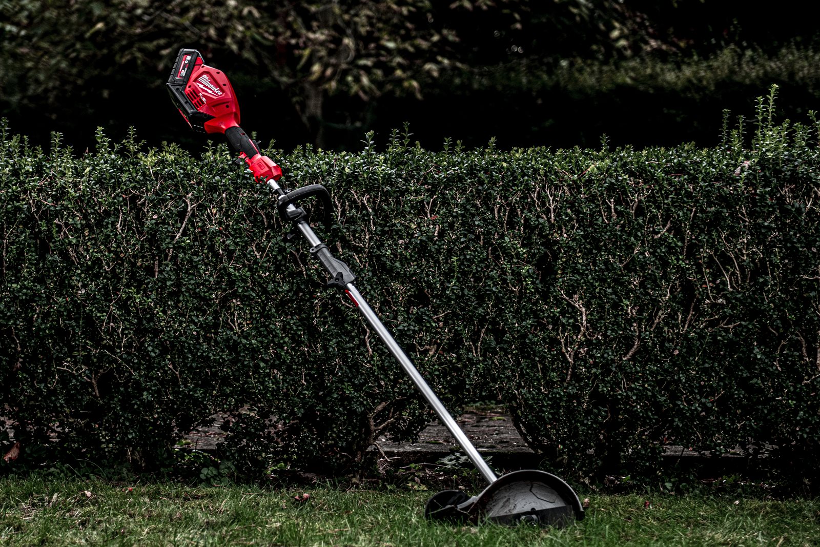 Atașament întreținere margini QUIK-LOK Milwaukee M18 FOPH-EA - in utilizare 4