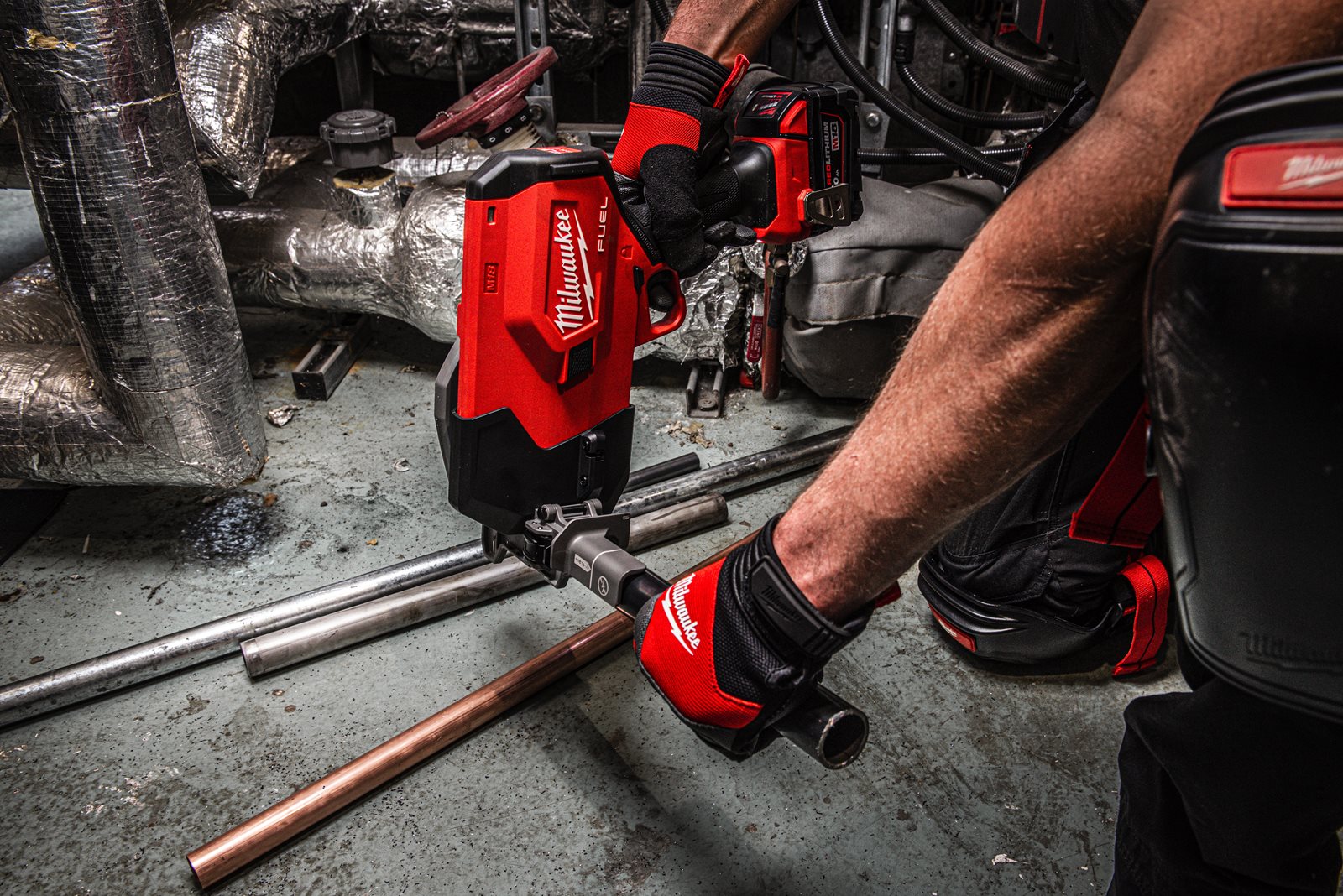 Tăietor țeavă de oțel M18 FUEL Milwaukee M18 FPCS-0 - in utilizare 14