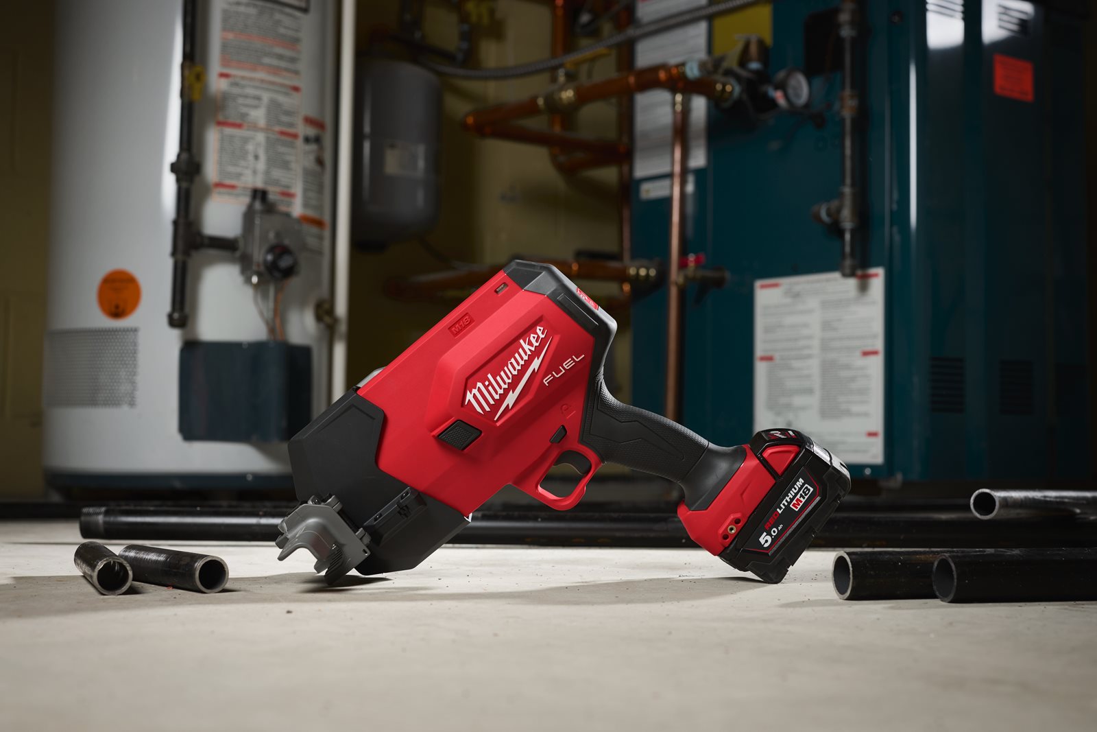 Tăietor țeavă de oțel M18 FUEL Milwaukee M18 FPCS-0 - in utilizare 6
