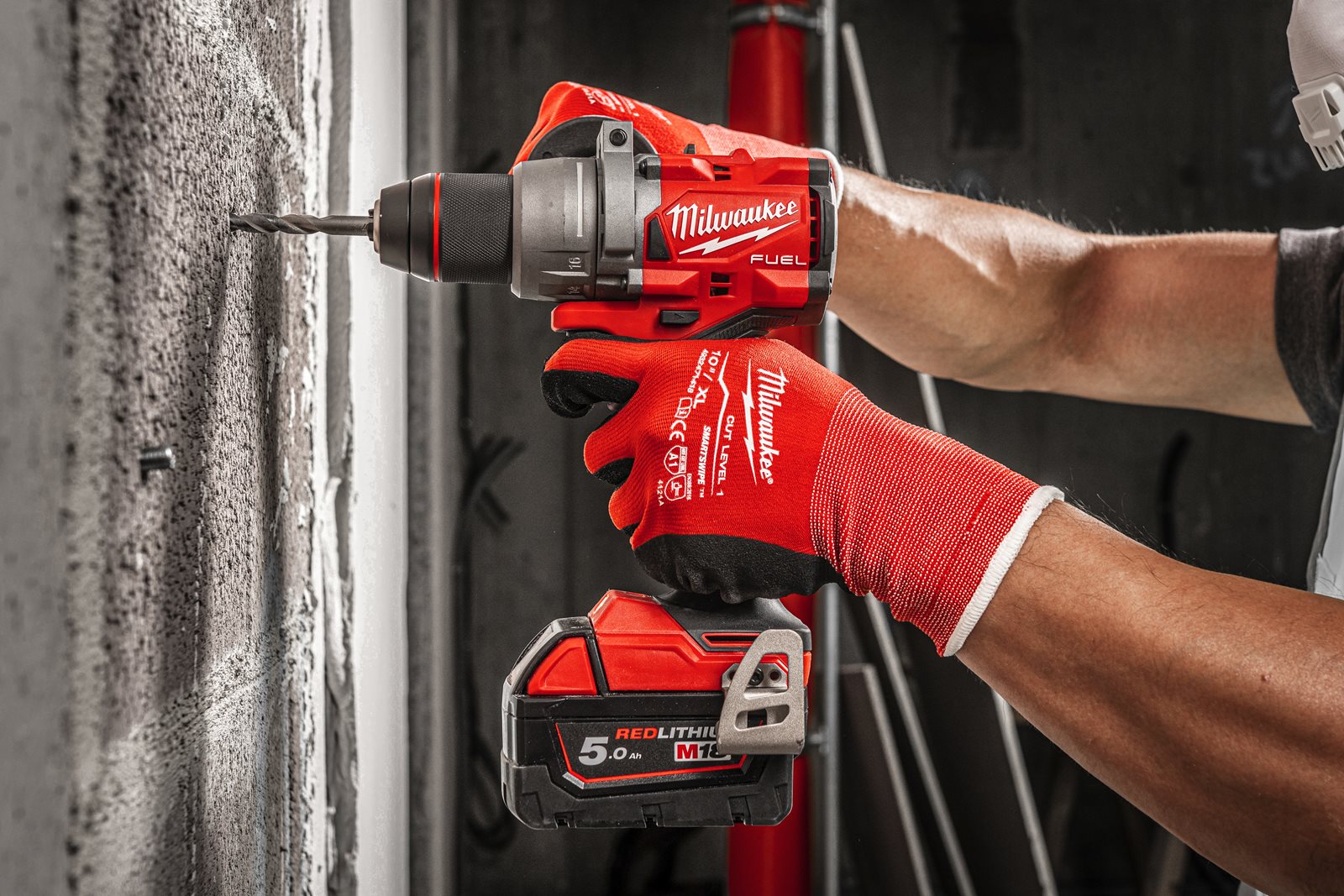 Mașină de găurit cu percuție M18 FUEL Milwaukee M18 FPD3-0X - in utilizare 1