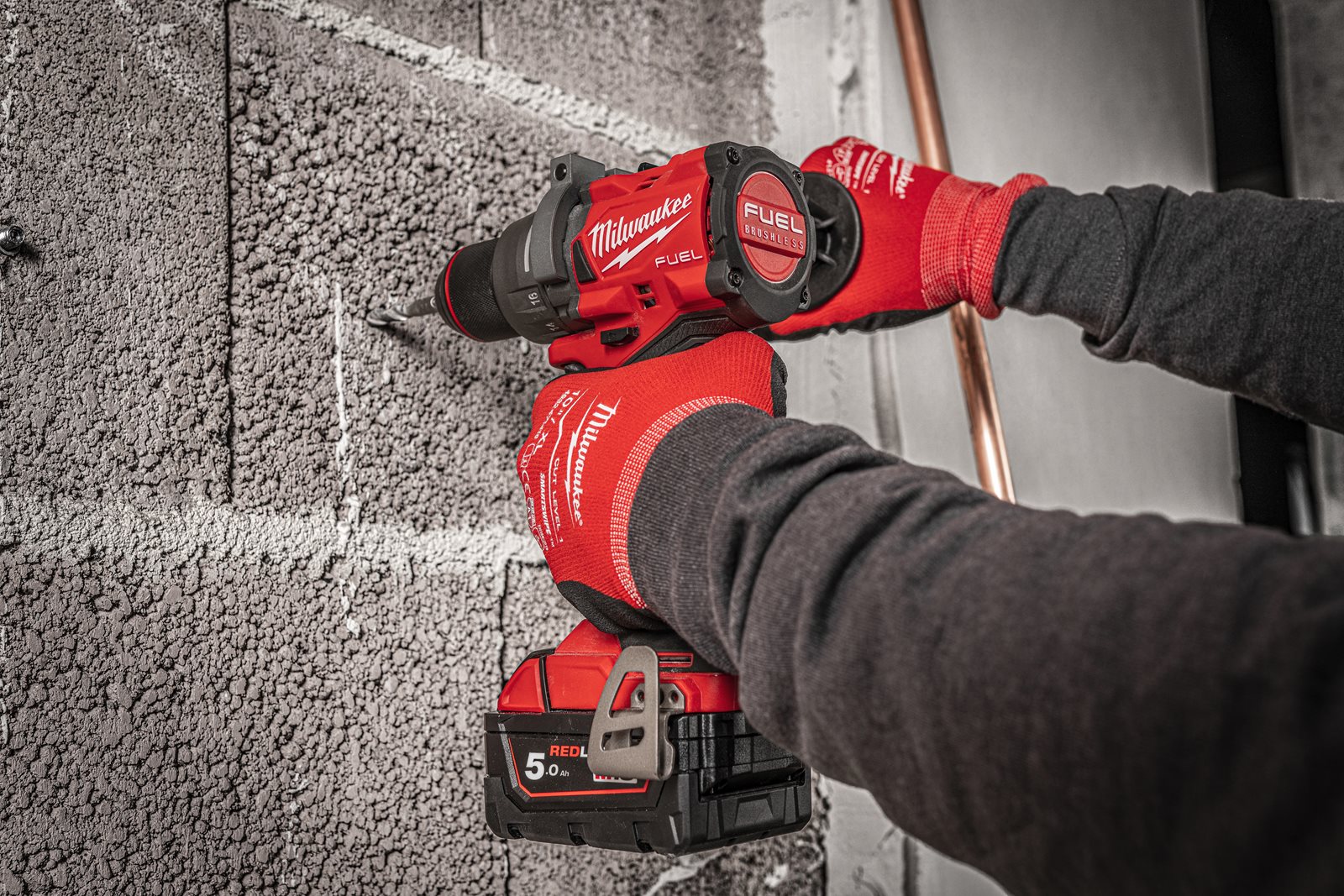 Mașină de găurit cu percuție M18 FUEL Milwaukee M18 FPD3-0X - in utilizare 12