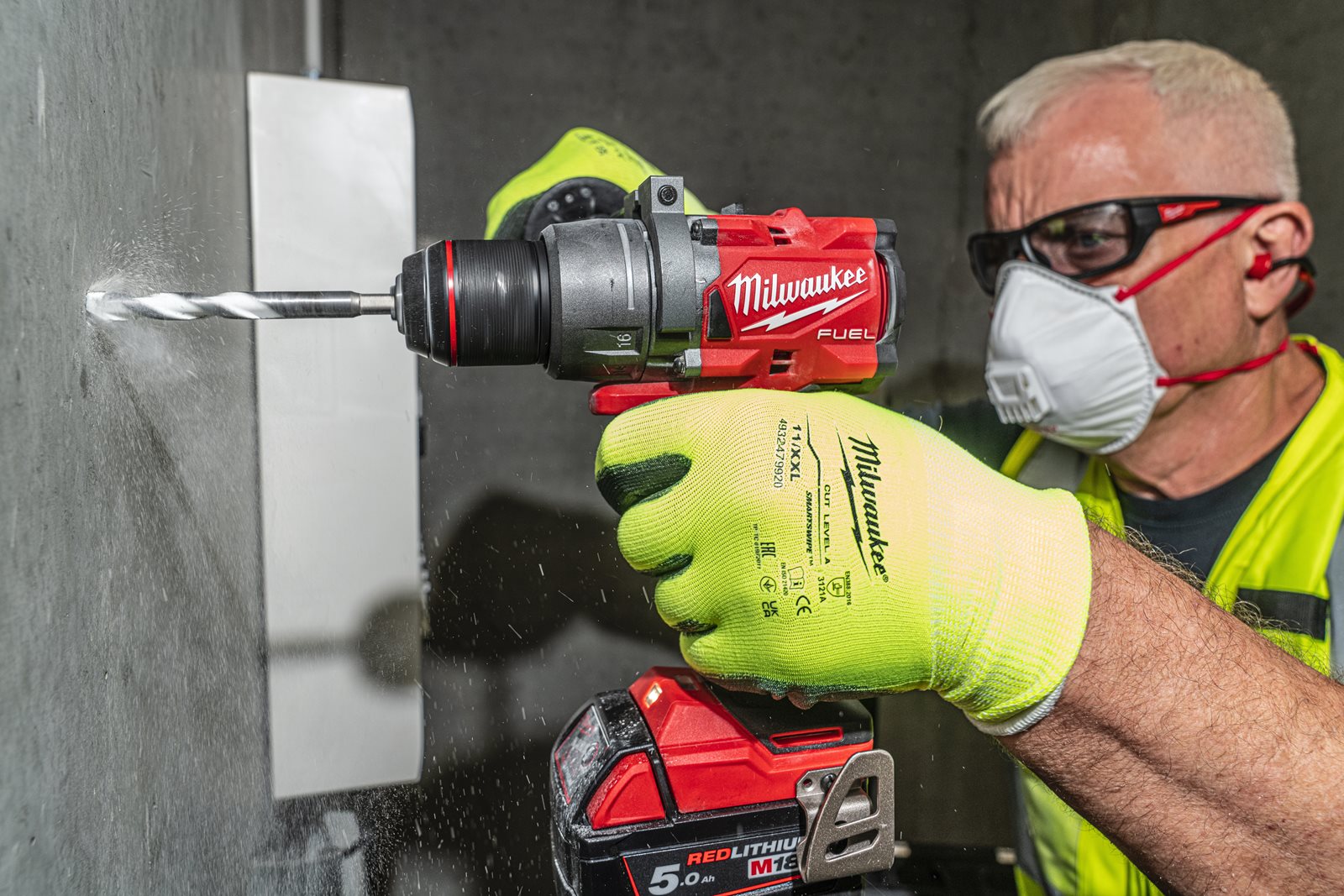 Mașină de găurit cu percuție M18 FUEL Milwaukee M18 FPD3-0X - in utilizare 19