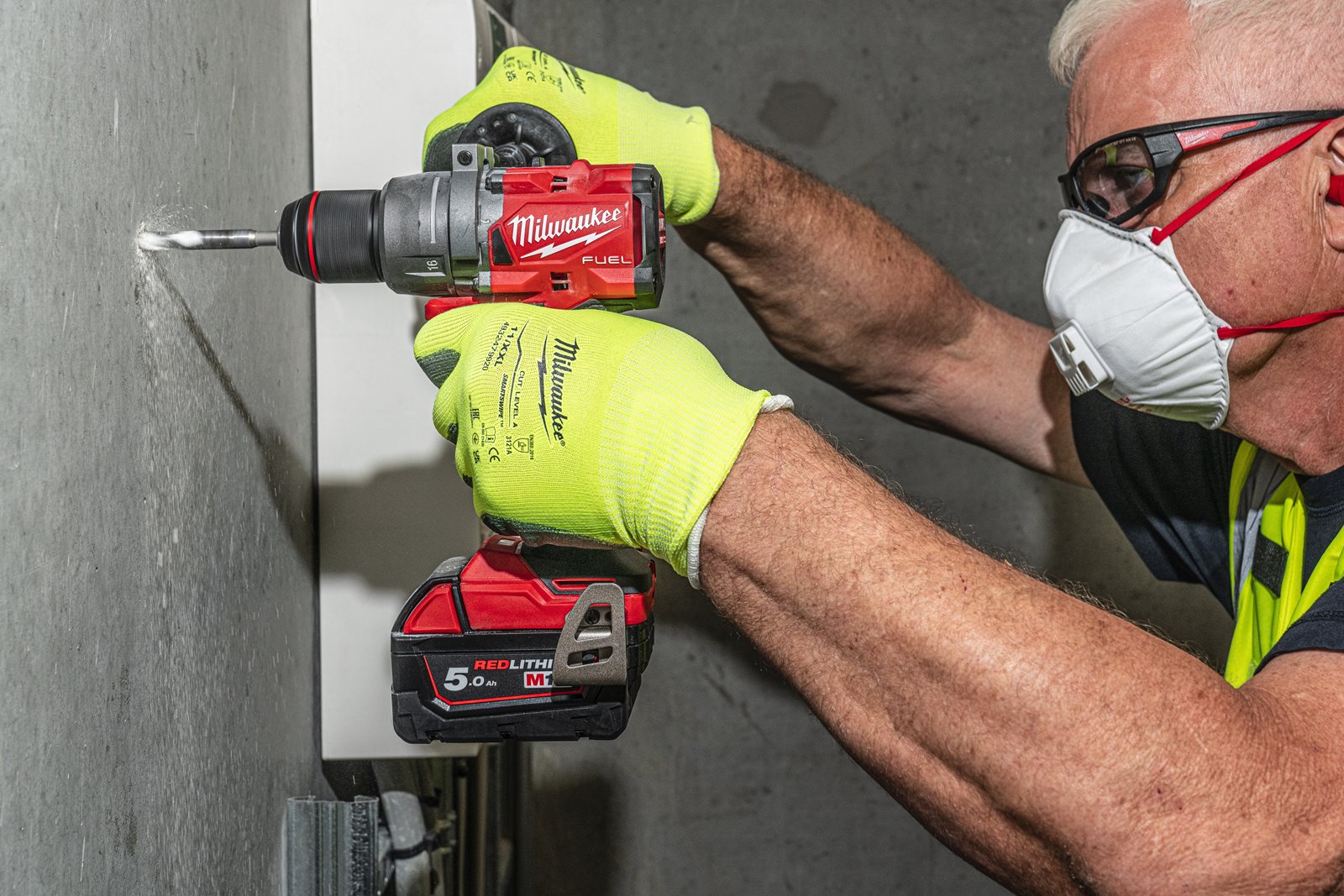 Mașină de găurit cu percuție M18 FUEL Milwaukee M18 FPD3-0X - in utilizare 20