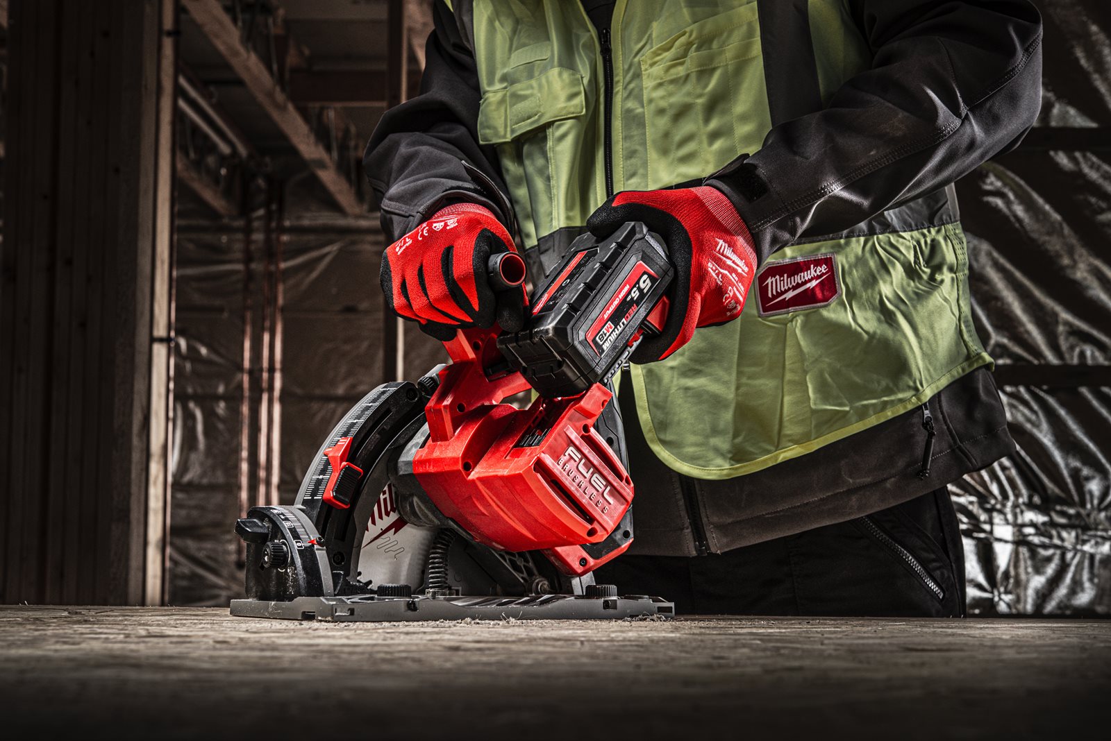 Fierăstrău circular M18 FUEL 55 cm Milwaukee M18 FPS55-0P - in utilizare 10