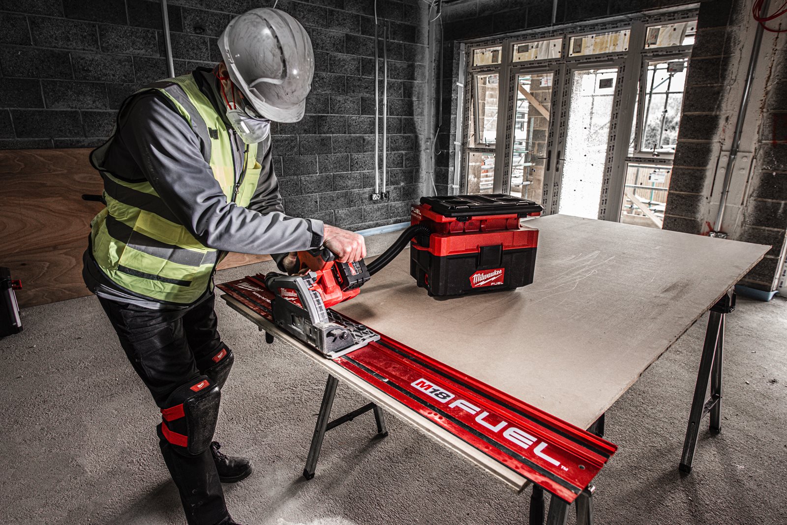Fierăstrău circular M18 FUEL 55 cm Milwaukee M18 FPS55-0P - in utilizare 7