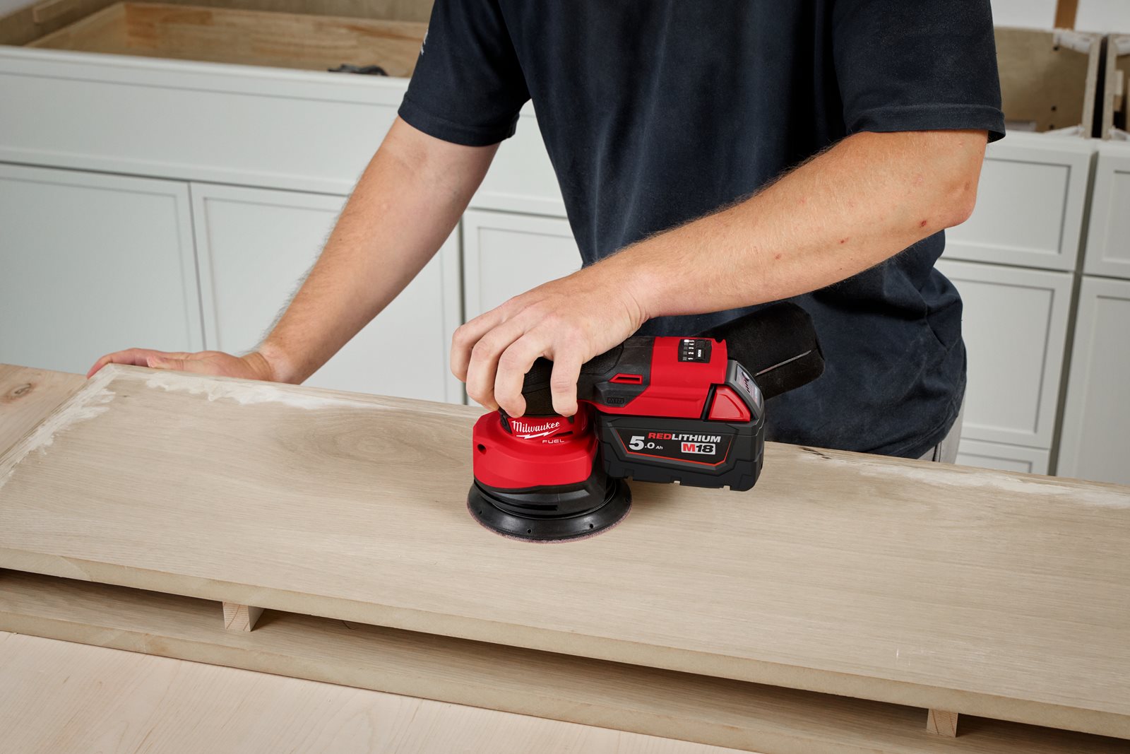 Șlefuitor orbital 125 mm M18 FUEL Milwaukee M18 FROS125-0B - in utilizare 1