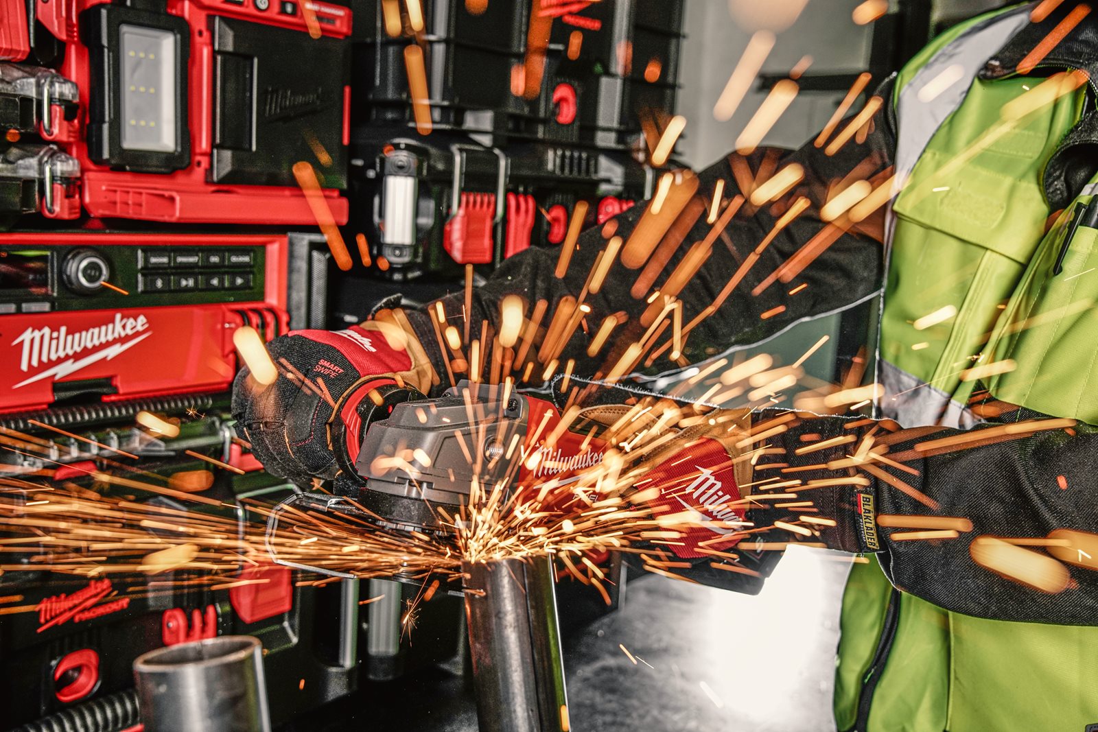 Set scule M18 FUEL Milwaukee M18 FPP3AK-523B - in utilizare 3