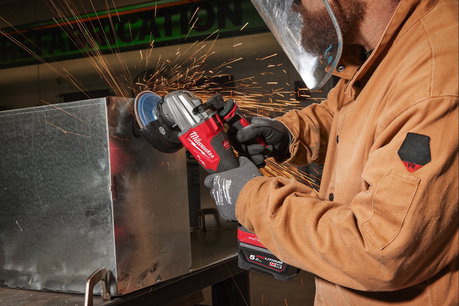 Polizor unghiular 125 mm cu viteză variabilă M18 FUELONE-KEY Milwaukee M18 FSAGSVO125X-0X - in utilizare 5